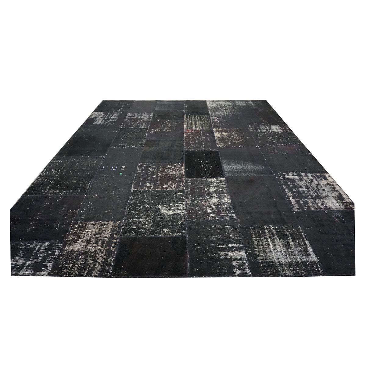Türkischer moderner Patchwork-Teppich im Vintage-Stil 10x13 in Schwarz, handgefertigt, im Used-Look im Zustand „Gut“ im Angebot in Houston, TX