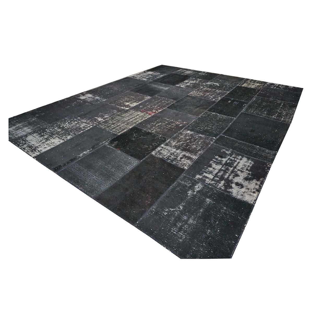 Türkischer moderner Patchwork-Teppich im Vintage-Stil 10x13 in Schwarz, handgefertigt, im Used-Look (Mitte des 20. Jahrhunderts) im Angebot