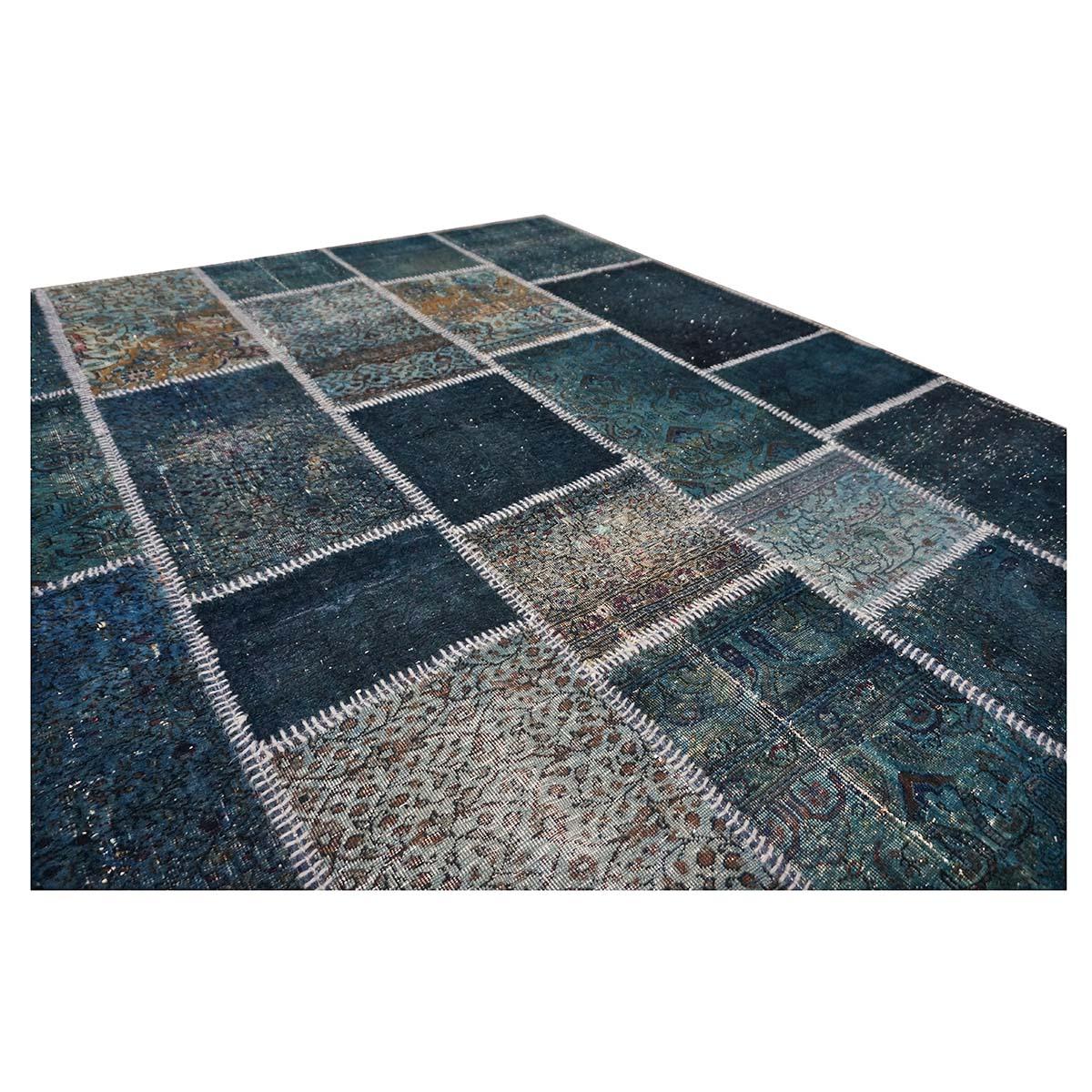 Türkischer moderner Patchwork-Teppich im Vintage-Stil 6x8 in Blau, handgefertigt, Distressed im Angebot 4
