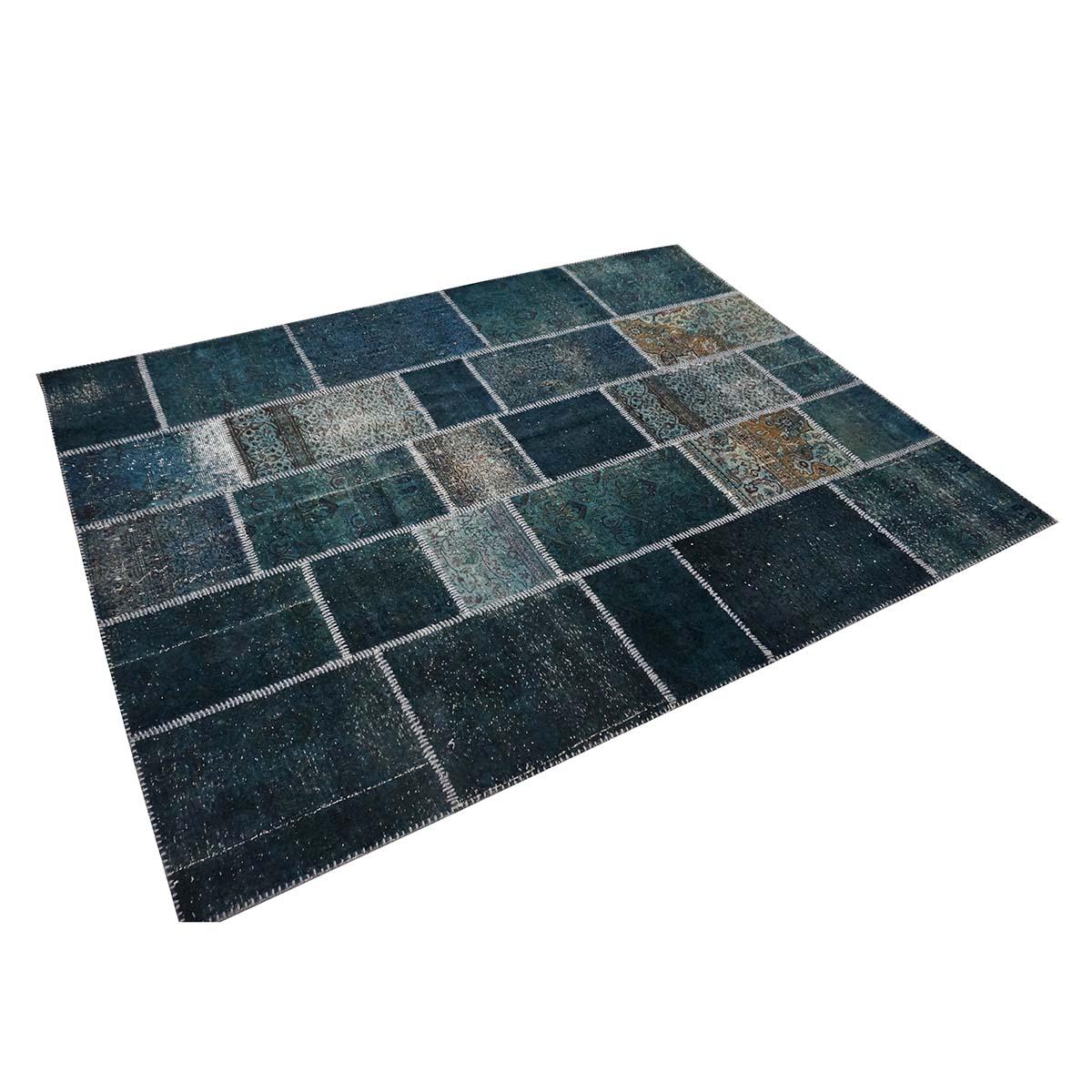 Türkischer moderner Patchwork-Teppich im Vintage-Stil 6x8 in Blau, handgefertigt, Distressed (Handgewebt) im Angebot