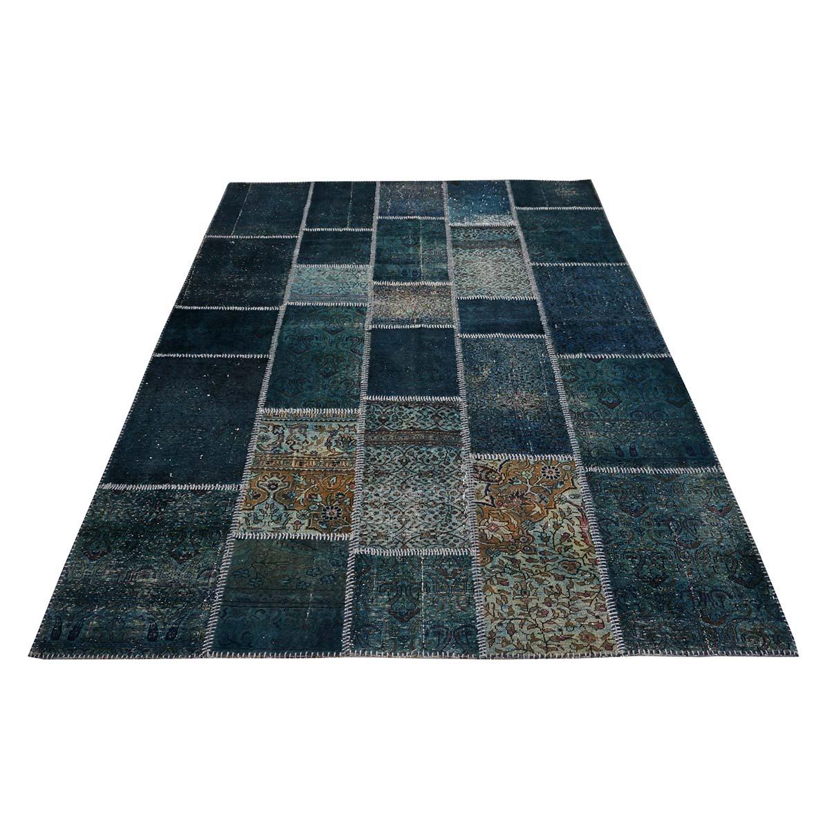 Türkischer moderner Patchwork-Teppich im Vintage-Stil 6x8 in Blau, handgefertigt, Distressed (Mitte des 20. Jahrhunderts) im Angebot