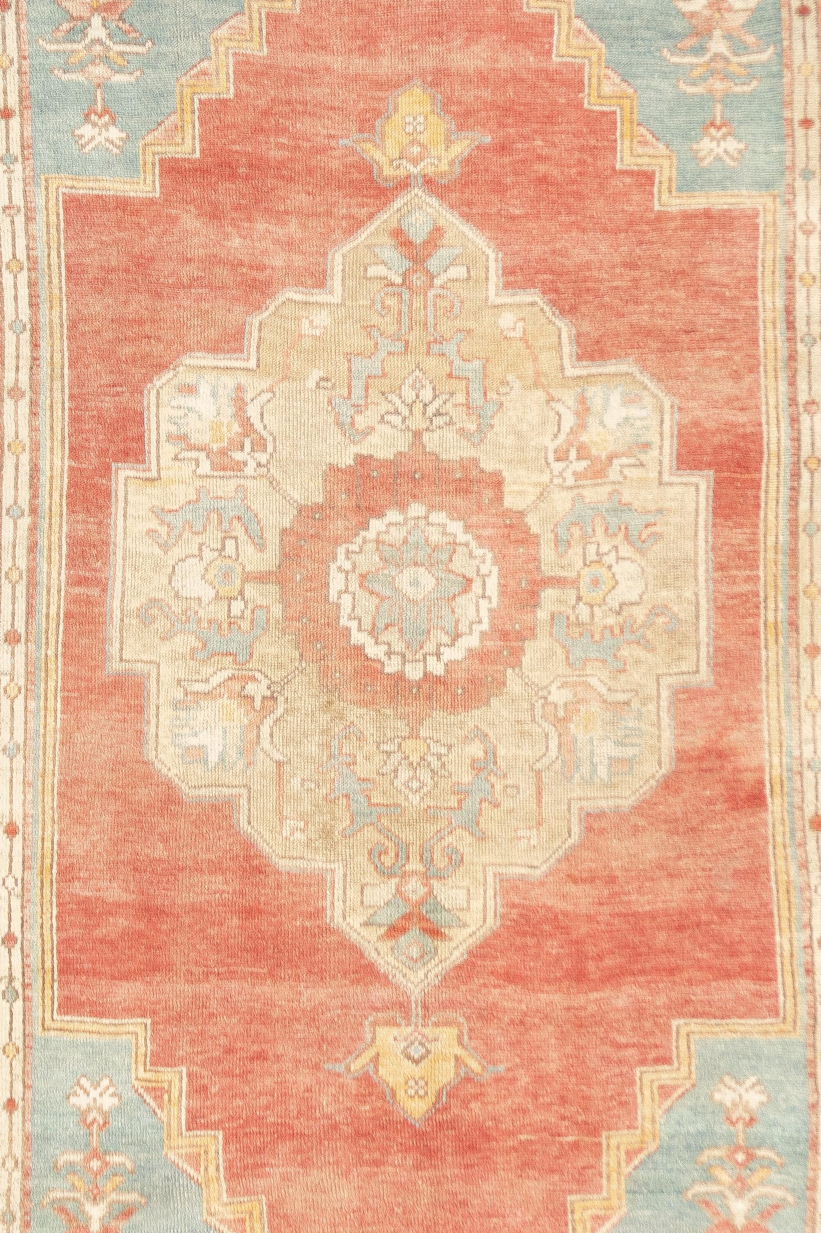 Türkischer moderner Vintage-Teppich 4'8'' x 8'4'' im Zustand „Gut“ im Angebot in New York, NY