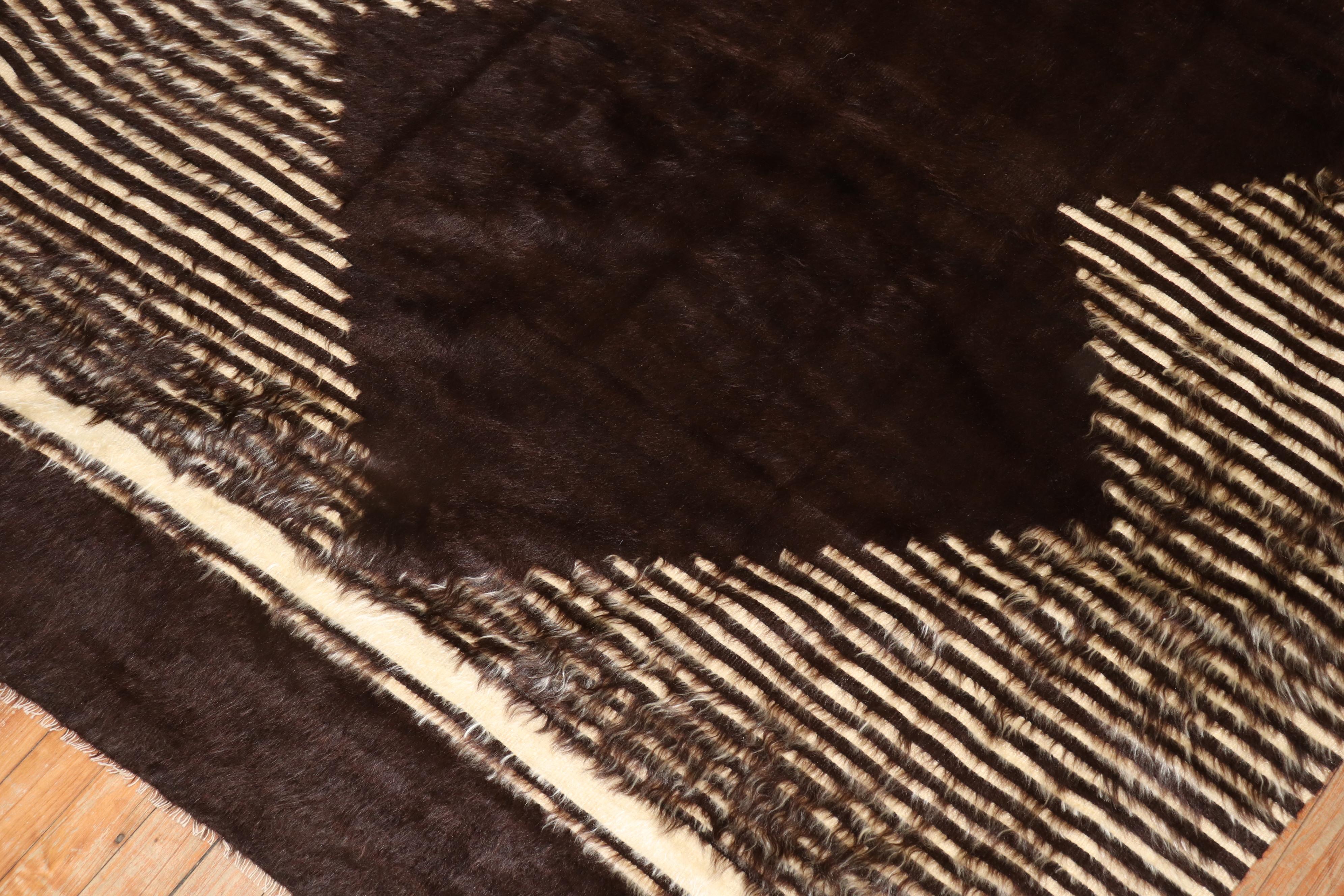 Türkischer Mohair-Teppich aus Mohair (Moderne der Mitte des Jahrhunderts) im Angebot