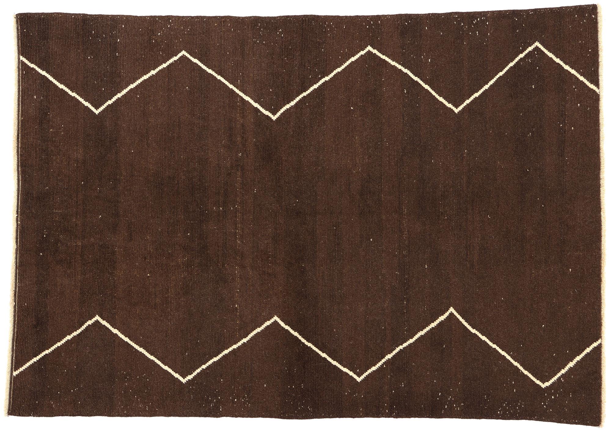 Tapis marocain turc vintage brun foncé en vente 2