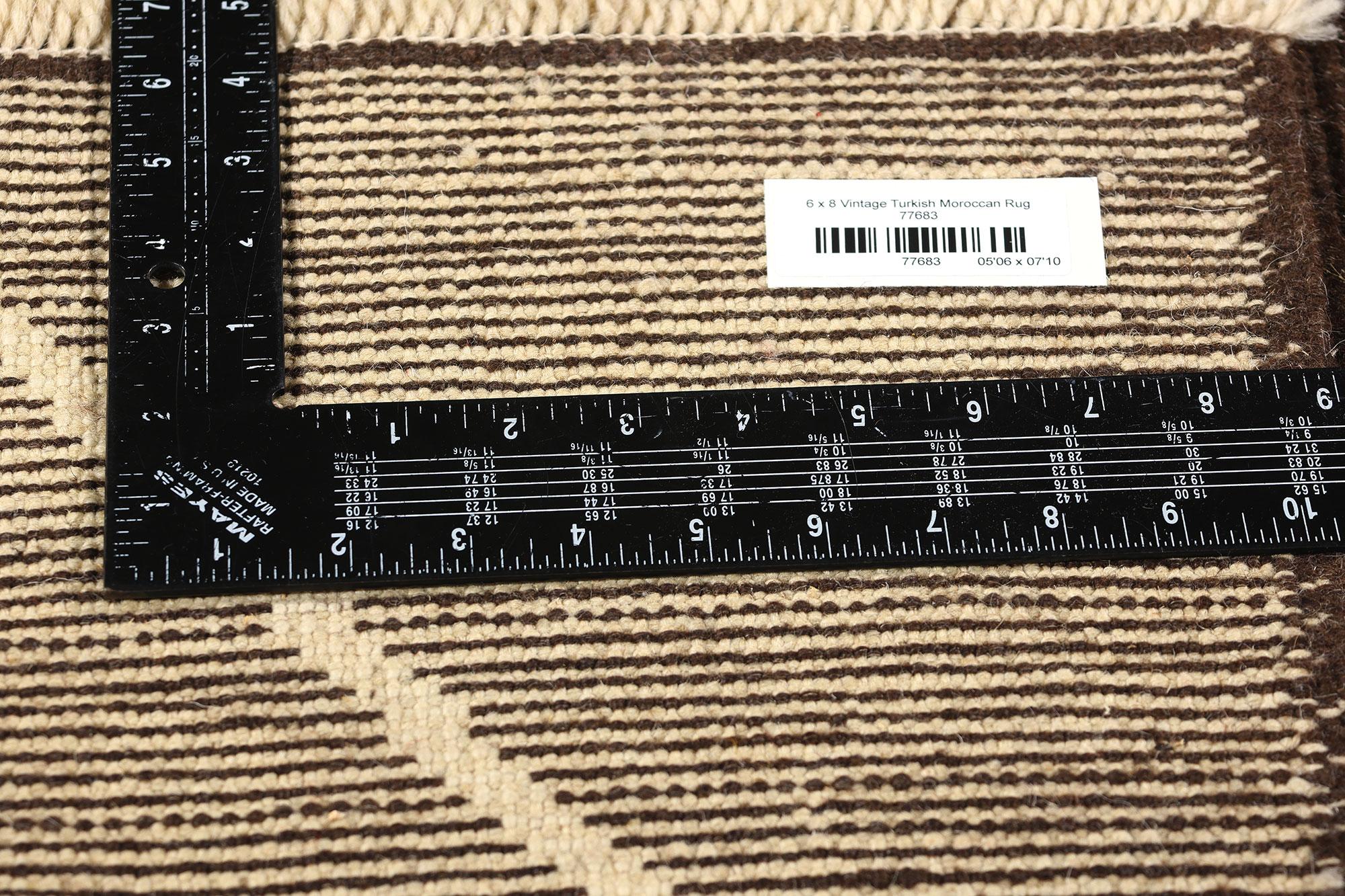 Tapis marocain turc vintage brun foncé Bon état - En vente à Dallas, TX