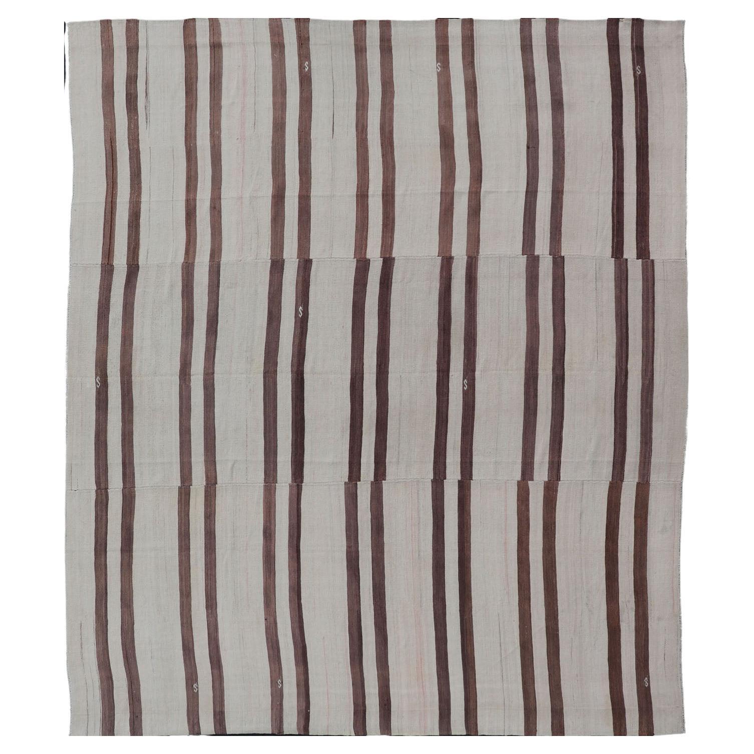 Vintage Turkish Muted Colored Kilim in Taupe, Brown und Creme 9'4" X11'4"