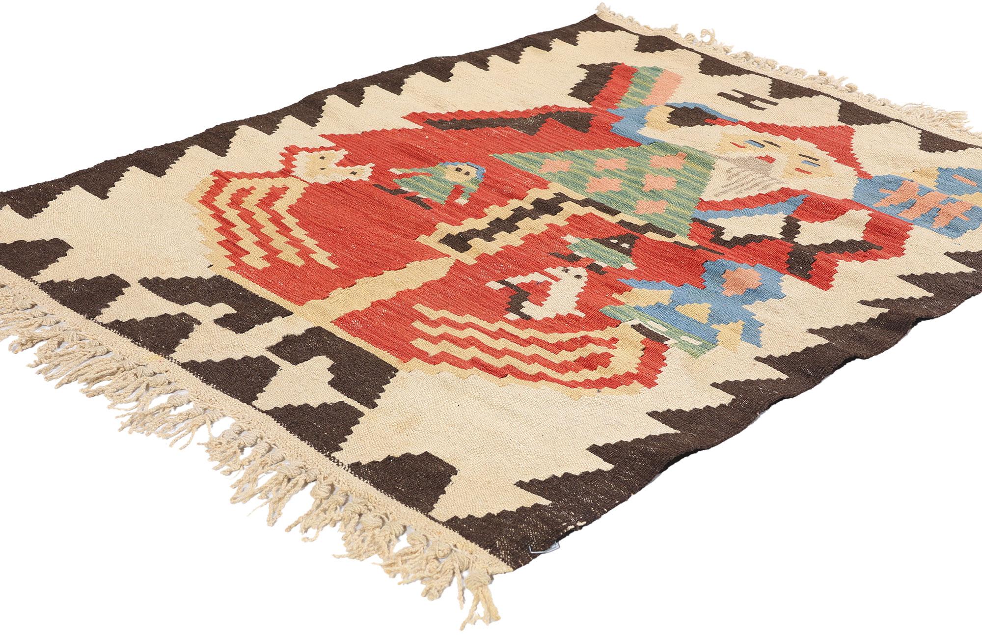 78973-78974 Vintage Turkish Noel Baba Kilim Rug, 03'00 x 03'09.
Ce ravissant tapis turc vintage Noel Baba Kilim en laine tissé à la main allie l'art du tissage traditionnel turc et l'esprit joyeux du folklore des fêtes de fin d'année. Représentant
