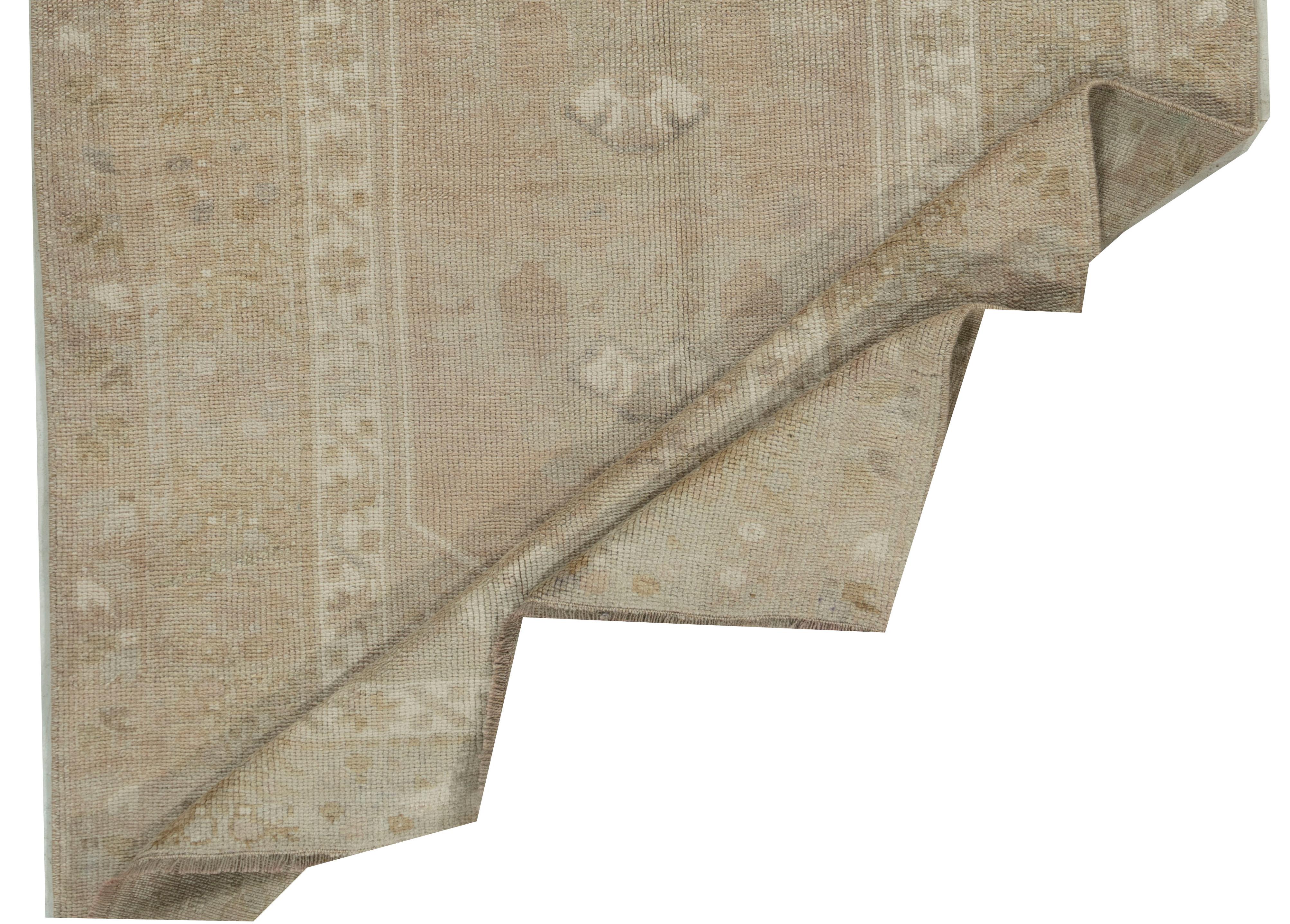 Vintage Turkish Orange Brown Hand Knotted Wool Oushak Area Rug (Wolle) im Angebot