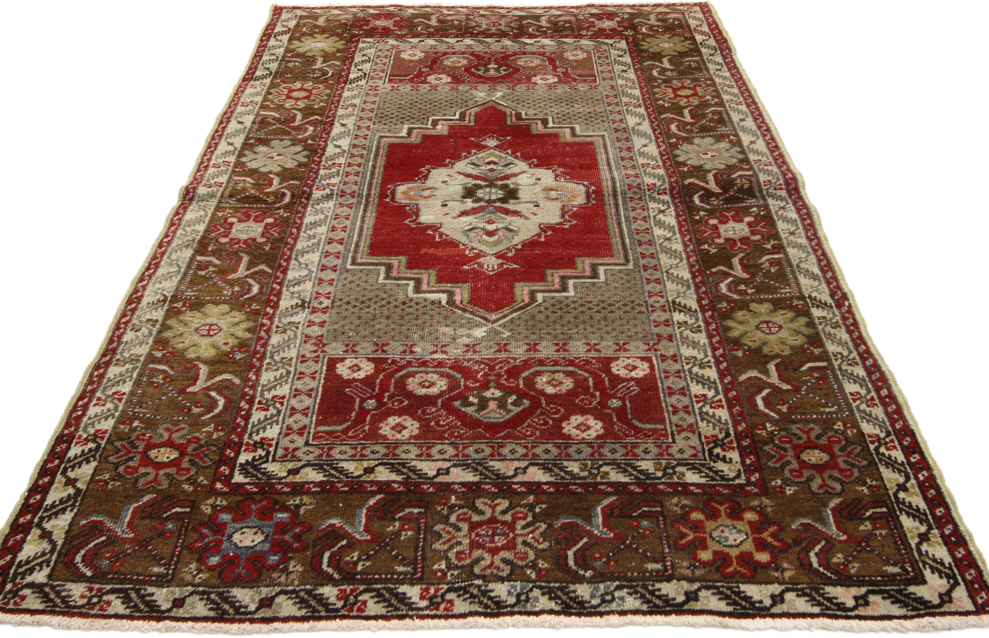       50149 Vintage Turkish Oushak Accent rug with Traditional Style. Warm and inviting, this hand-knotted wool vintage Turkish Oushak rug features a modern traditional style. Immersed in Anatolian history and refined colors, this vintage Oushak rug