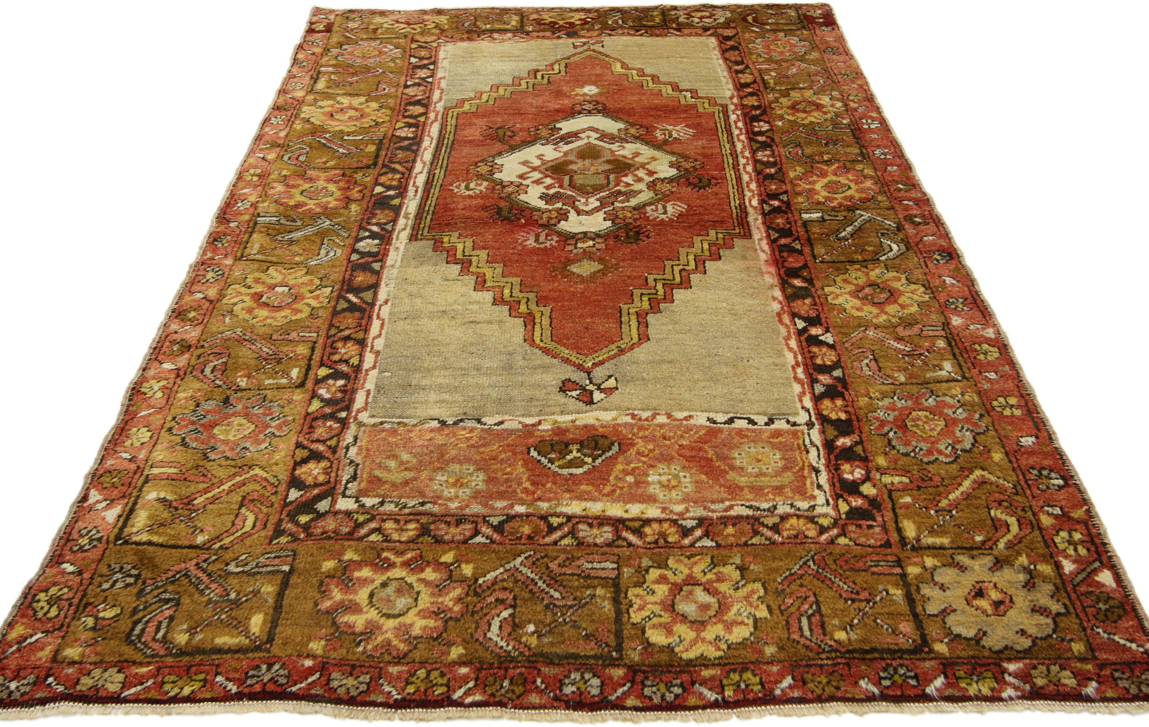 50640, vintage Turkish Oushak Accent rug, entry or foyer rug. This vintage Turkish Oushak rug features a modern traditional style. Immersed in Anatolian history and refined colors, this vintage Oushak rug combines simplicity with sophistication.
