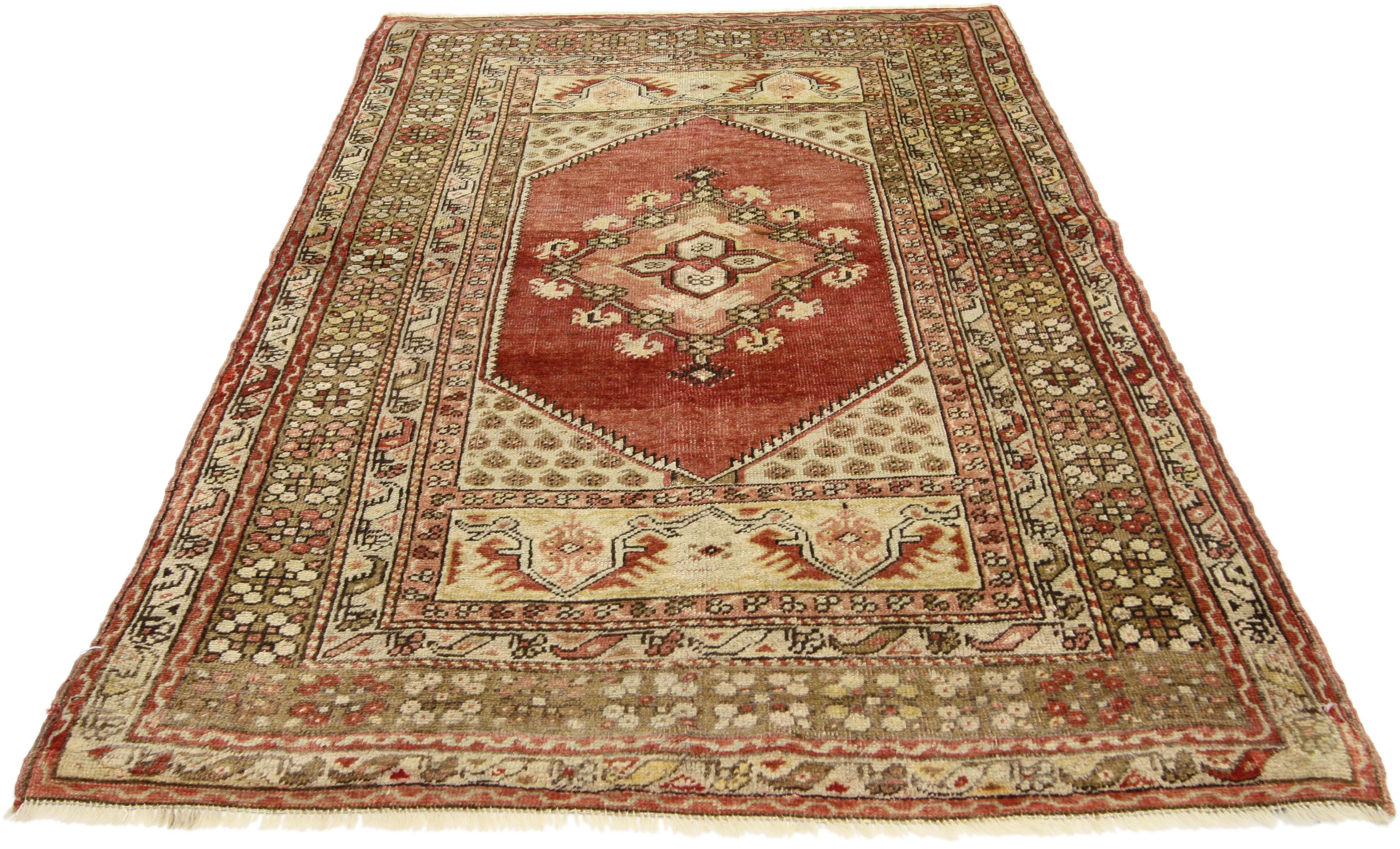 73645, vintage Turkish Oushak Accent rug, entry or foyer rug. This vintage Turkish Oushak rug features a modern traditional style. Immersed in Anatolian history and refined colors, this vintage Oushak rug combines simplicity with sophistication.