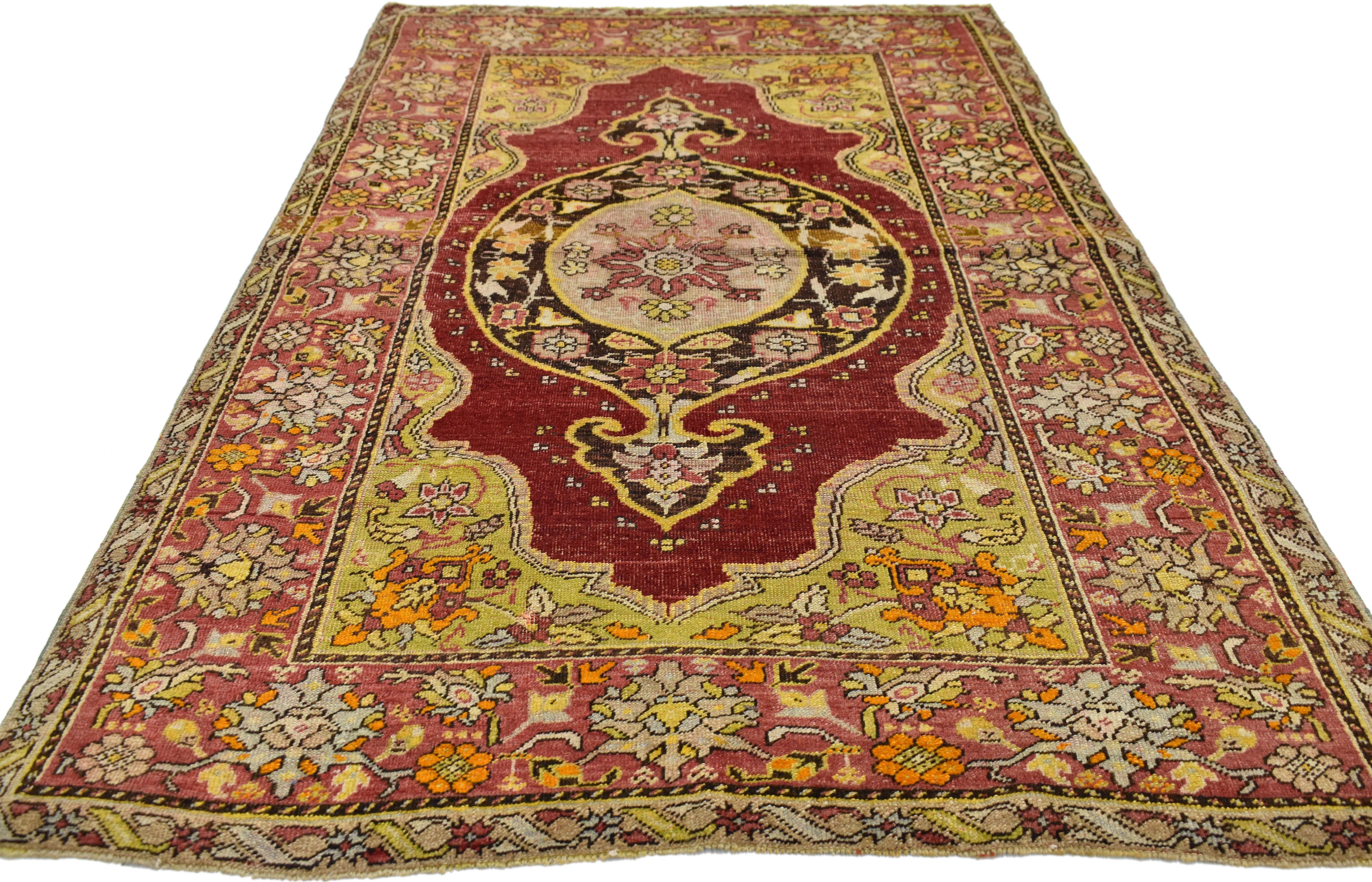 51723, vintage Turkish Oushak Accent rug, entry or foyer rug. This vintage Turkish Oushak rug features a modern traditional style. Immersed in Anatolian history and refined colors, this vintage Oushak rug combines simplicity with sophistication.