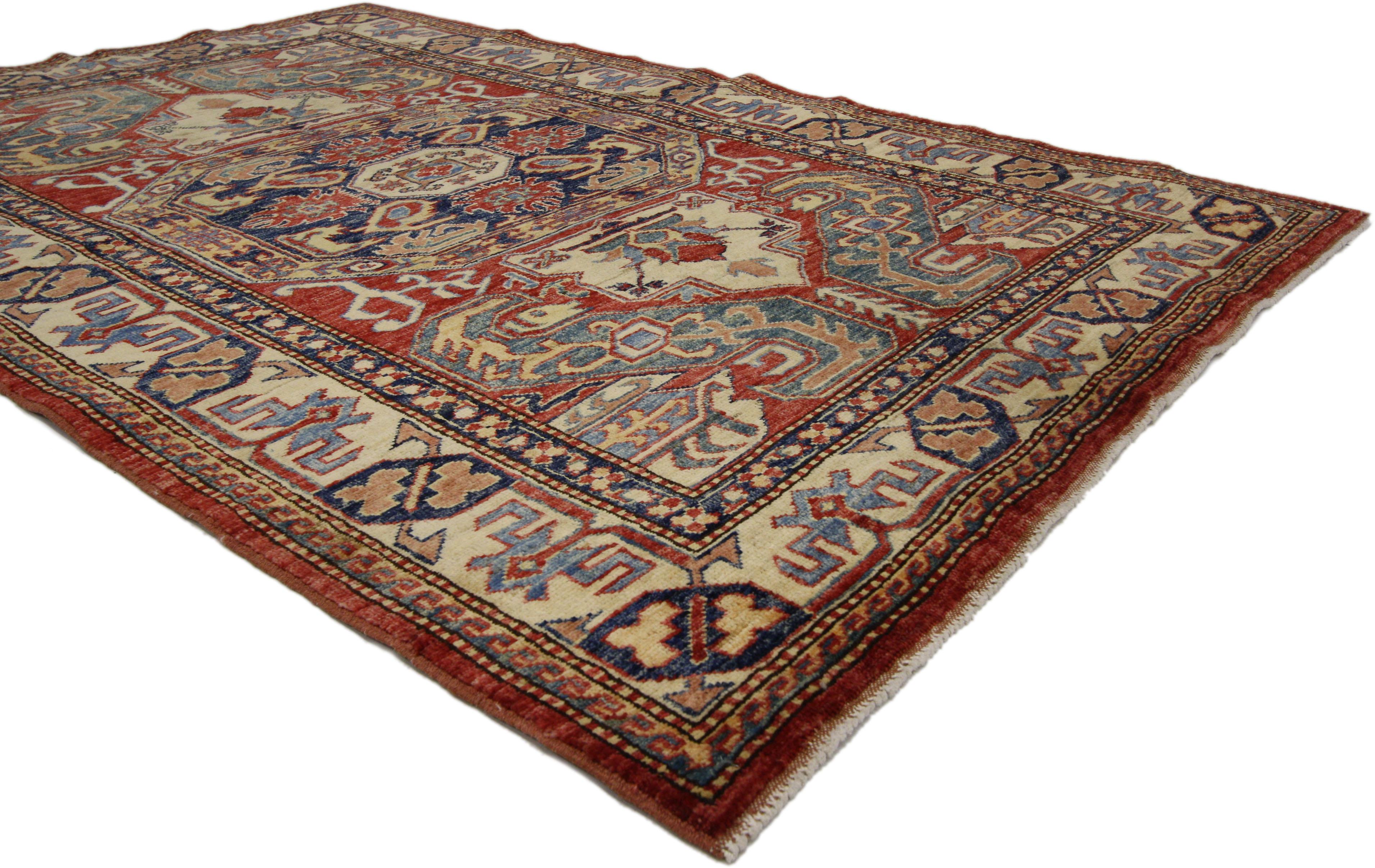  74236 Vintage Turkish Oushak Rug with Modern Tribal Style 03'11 x 05'09. Ce tapis turc Oushak vintage présente un style moderne et traditionnel. Imprégné de l'histoire de l'Anatolie et de couleurs raffinées, ce tapis Oushak vintage allie simplicité
