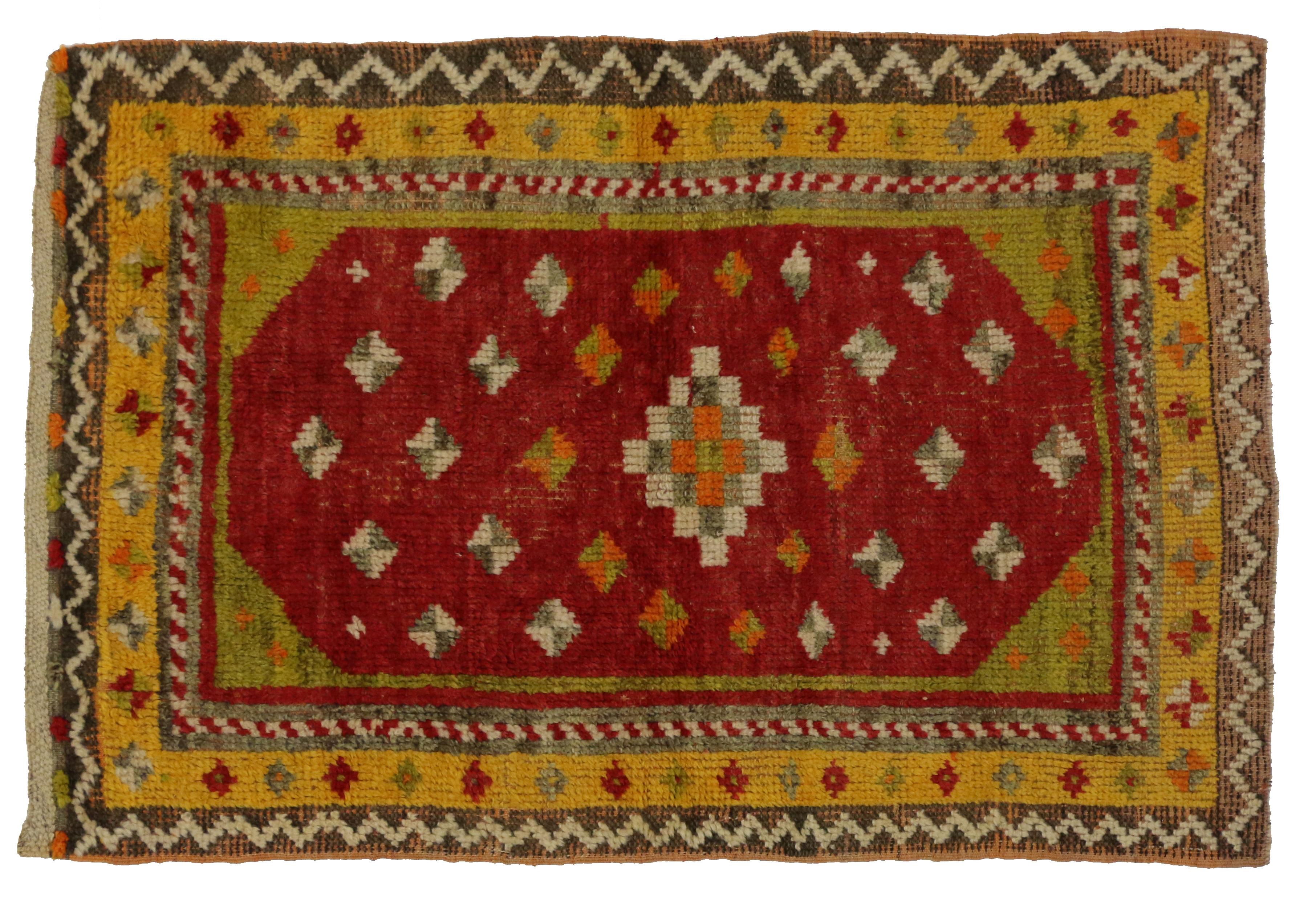 Vintage Turkish Oushak Accent Rug, Entry or Foyer Rug In Fair Condition In Dallas, TX