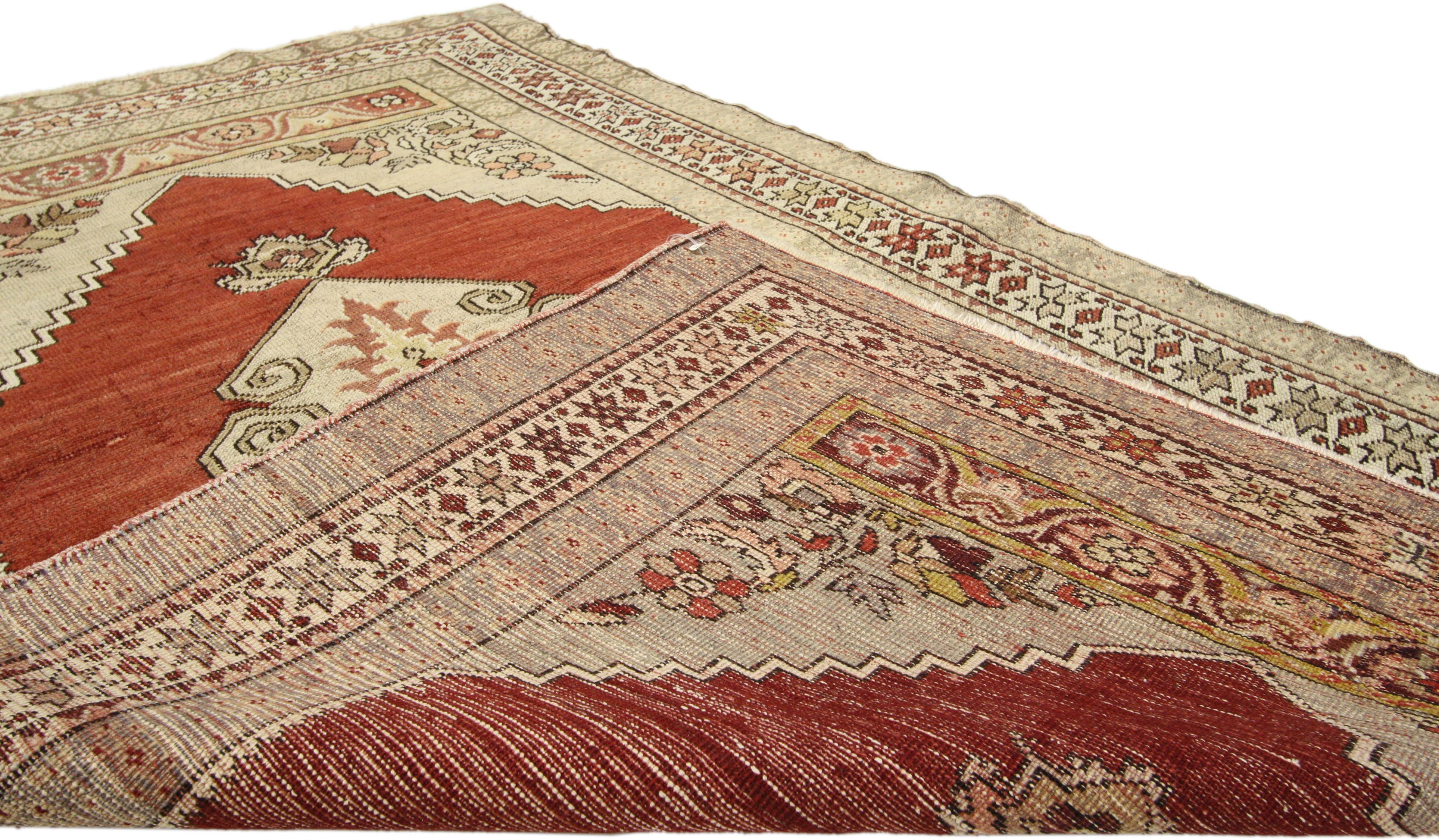 Vintage Turkish Oushak Accent Rug, Entry or Foyer Rug In Good Condition For Sale In Dallas, TX