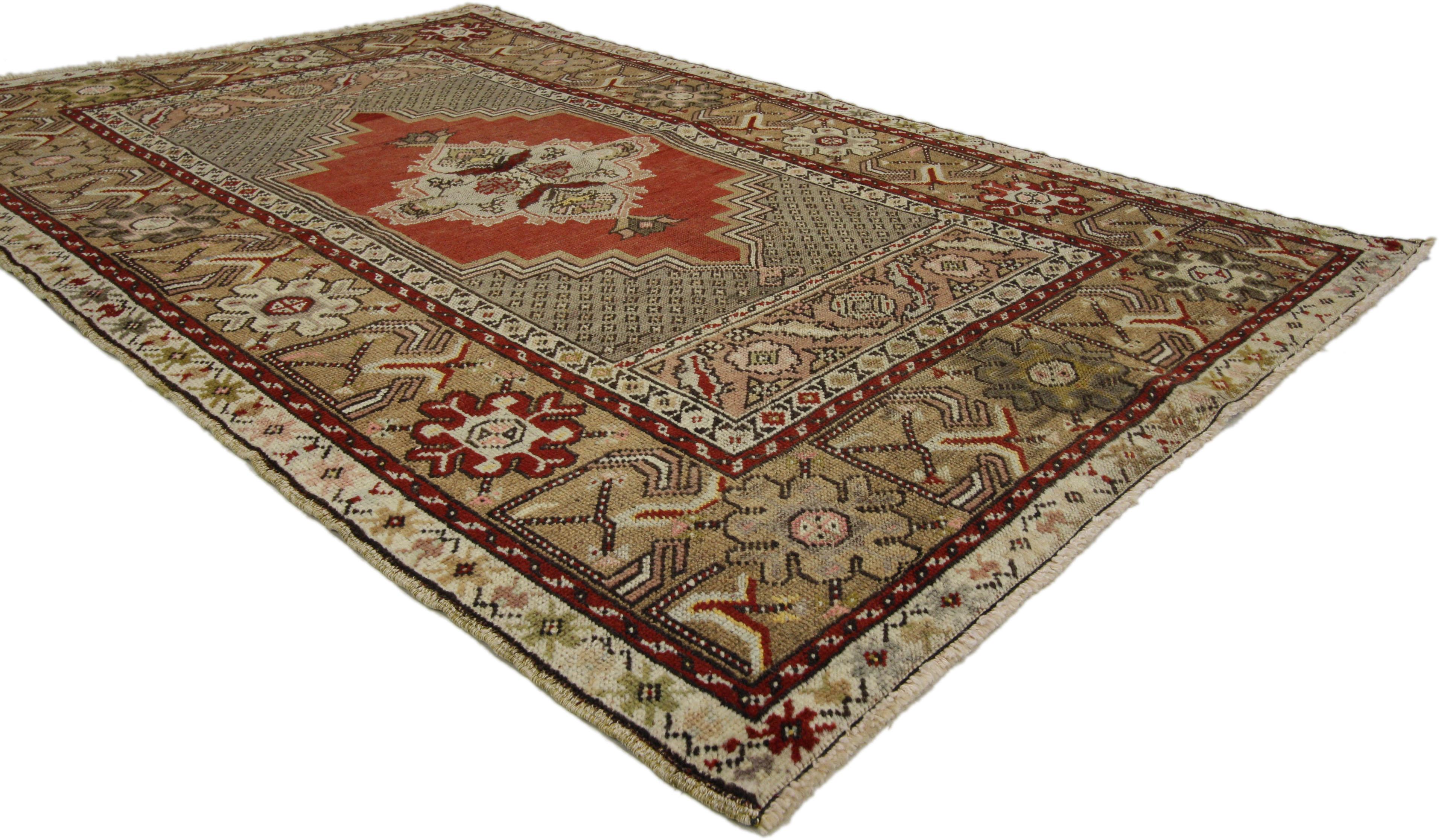 Vintage Turkish Oushak Accent Rug, Entry or Foyer Rug In Good Condition For Sale In Dallas, TX