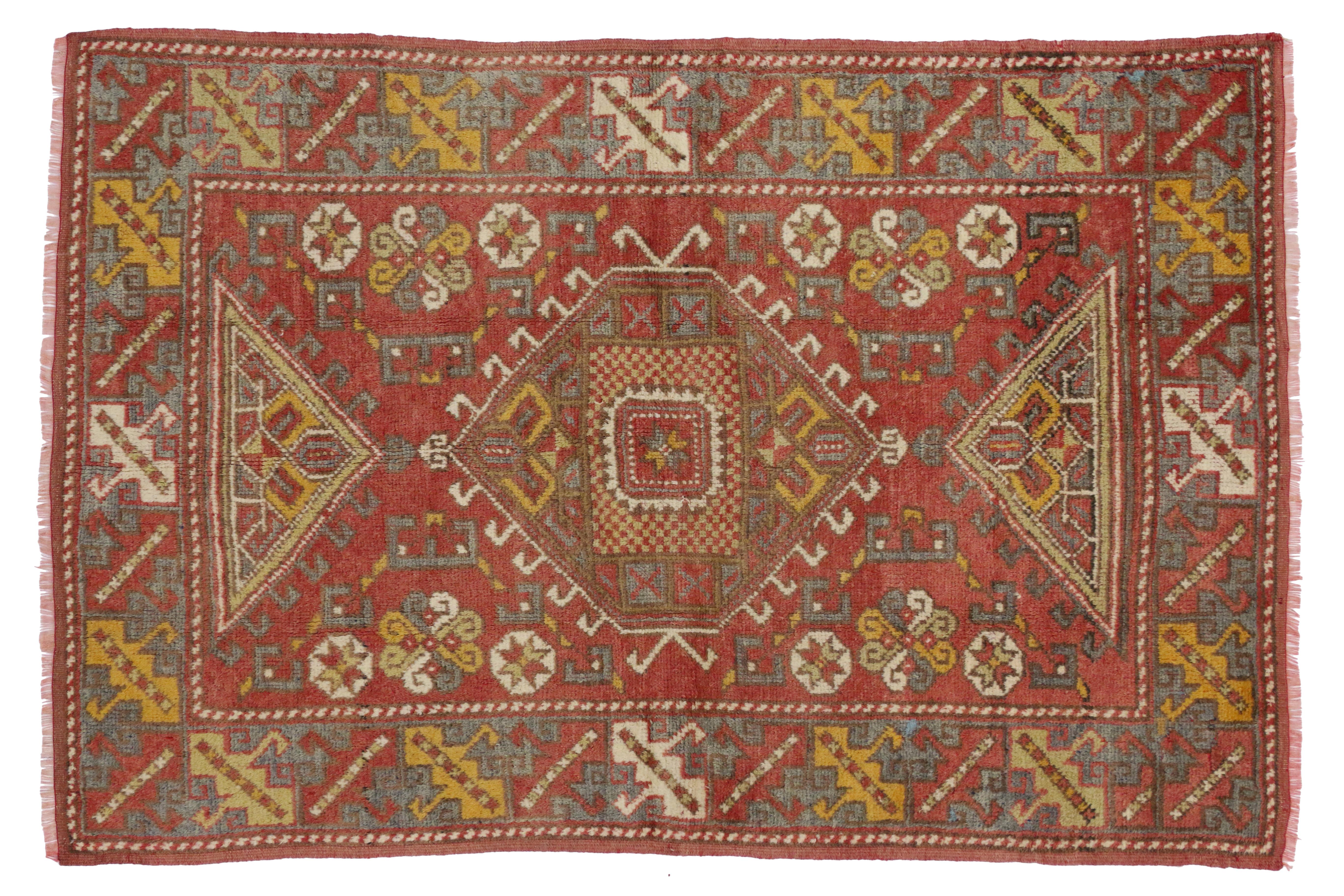 Vintage Turkish Oushak Accent Rug, Entry or Foyer Rug In Good Condition For Sale In Dallas, TX