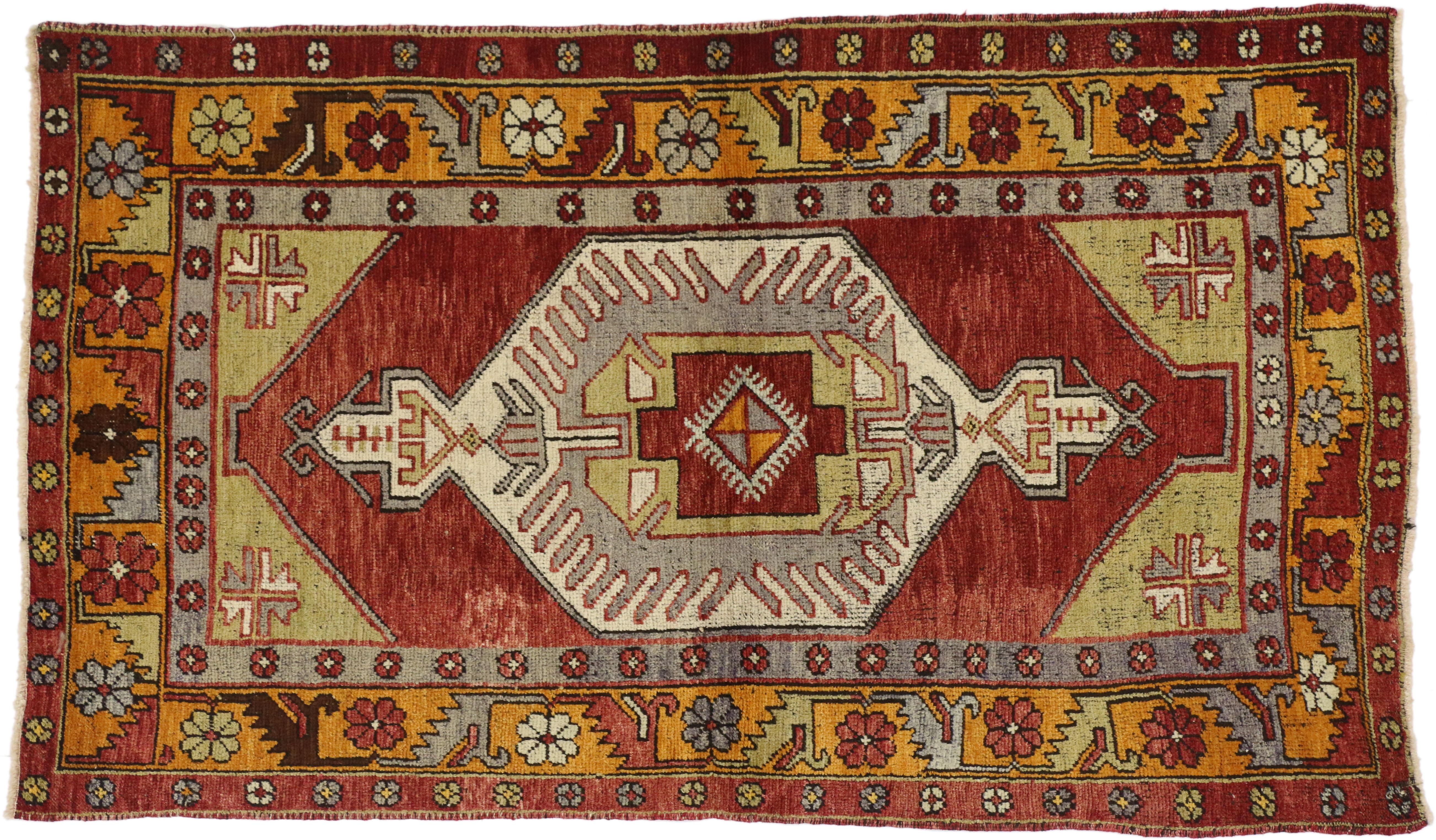 20th Century Vintage Turkish Oushak Accent Rug, Entry or Foyer Rug For Sale