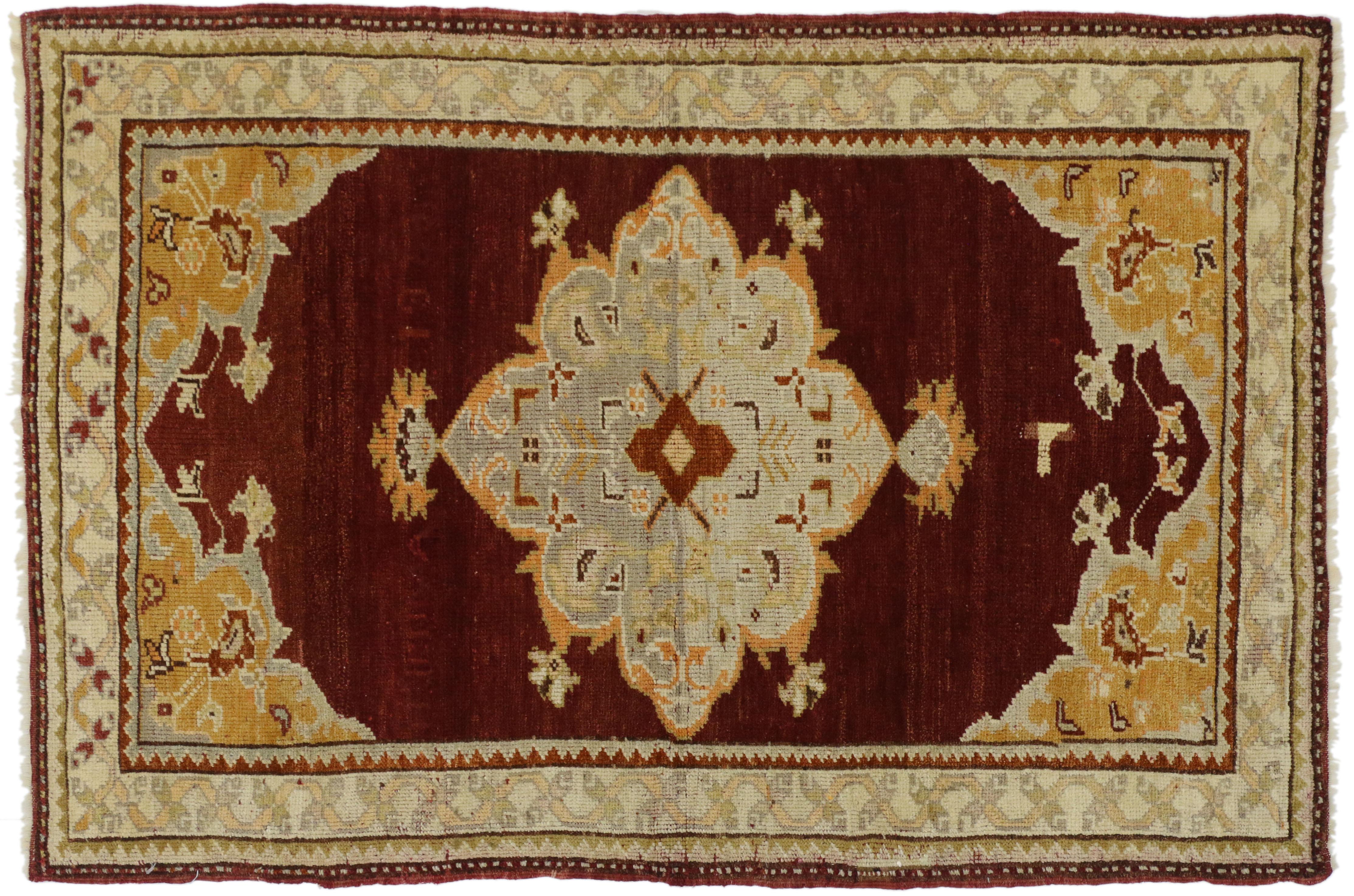 Tapis d'appoint turc vintage d'Oushak, entrée ou chambre à coucher Bon état - En vente à Dallas, TX