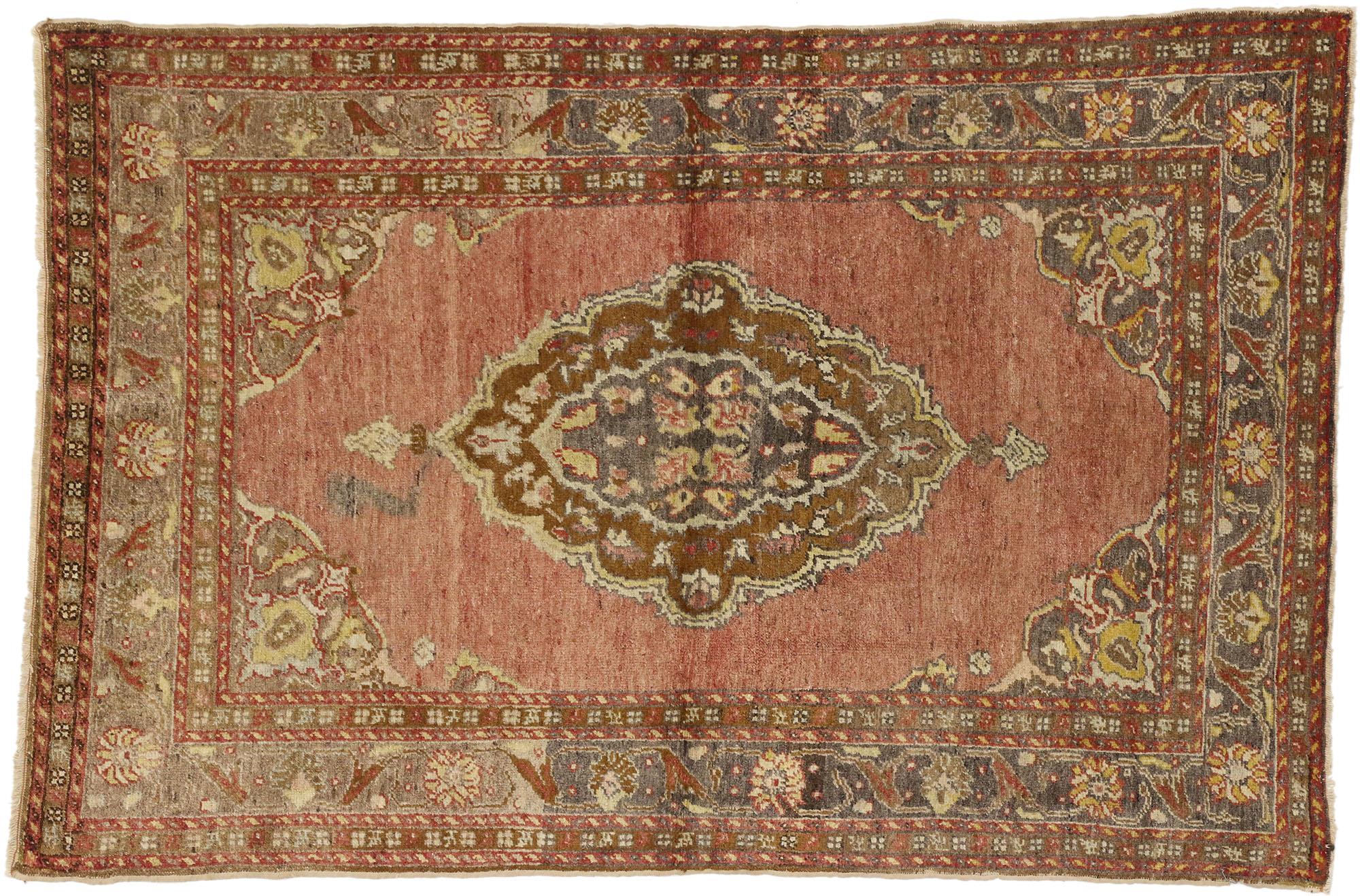 20ième siècle Tapis turc Oushak des années 1940, style traditionnel et couleurs terreuses chaudes en vente