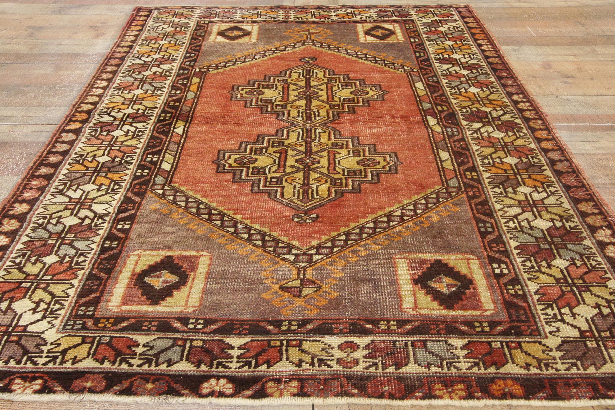 Türkischer Oushak-Akzent-Teppich, Eingangs- oder Foyer-Teppich mit rustikalem, modernem Stil im Angebot 3