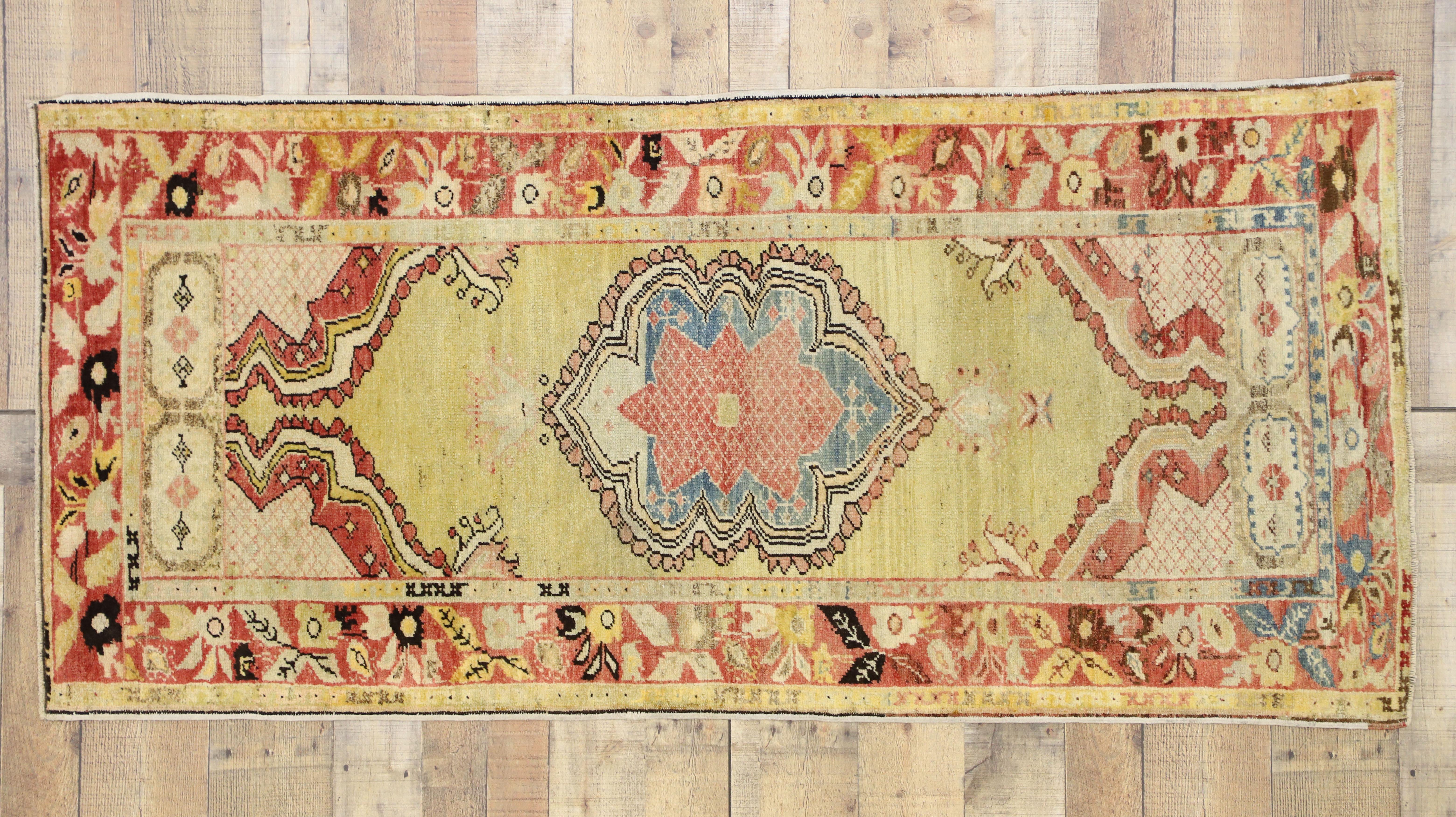 Vintage Turkish Oushak Accent Rug for Kitchen, Bathroom, Foyer or Entry In Good Condition For Sale In Dallas, TX