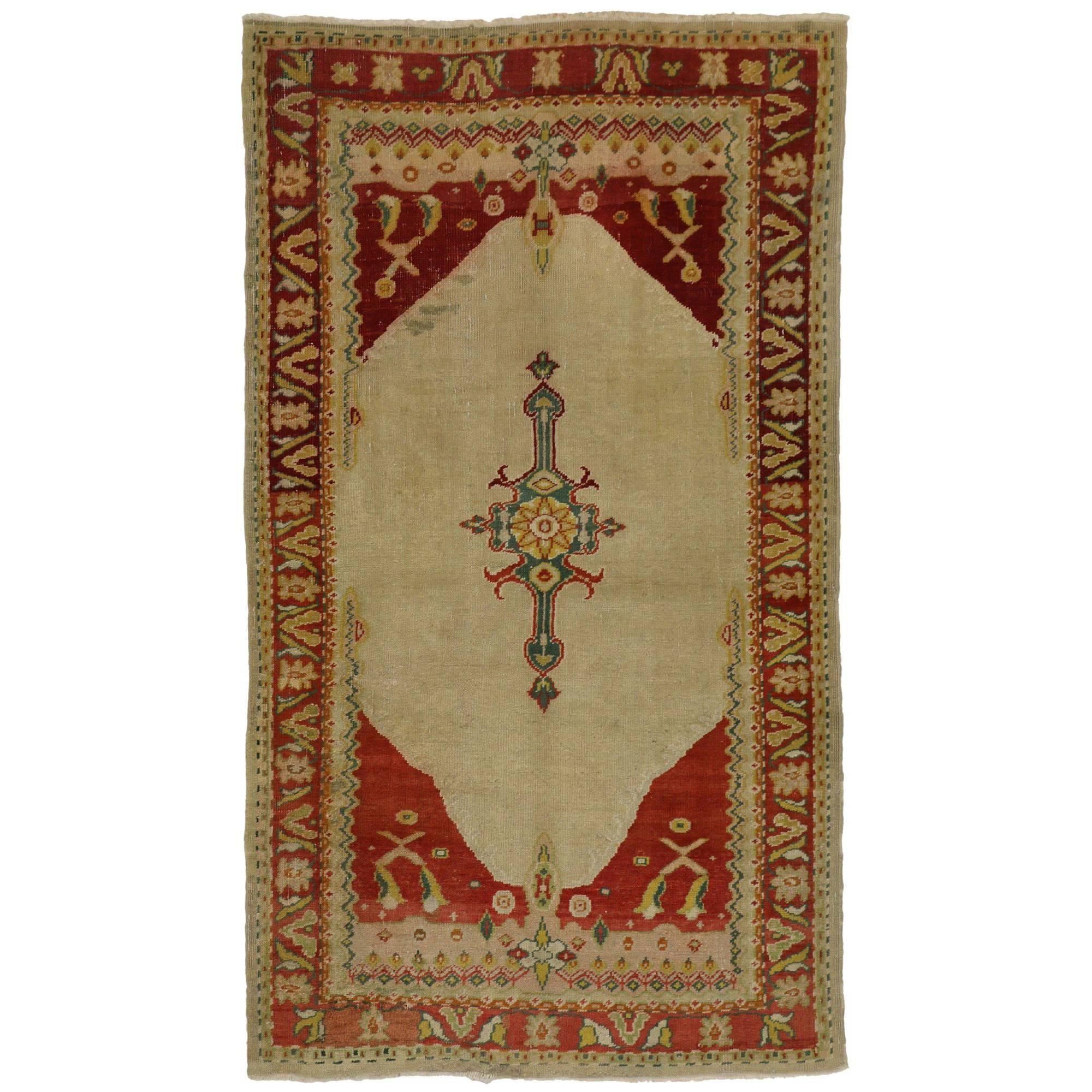 Tapis d'appoint turc vintage d'Oushak