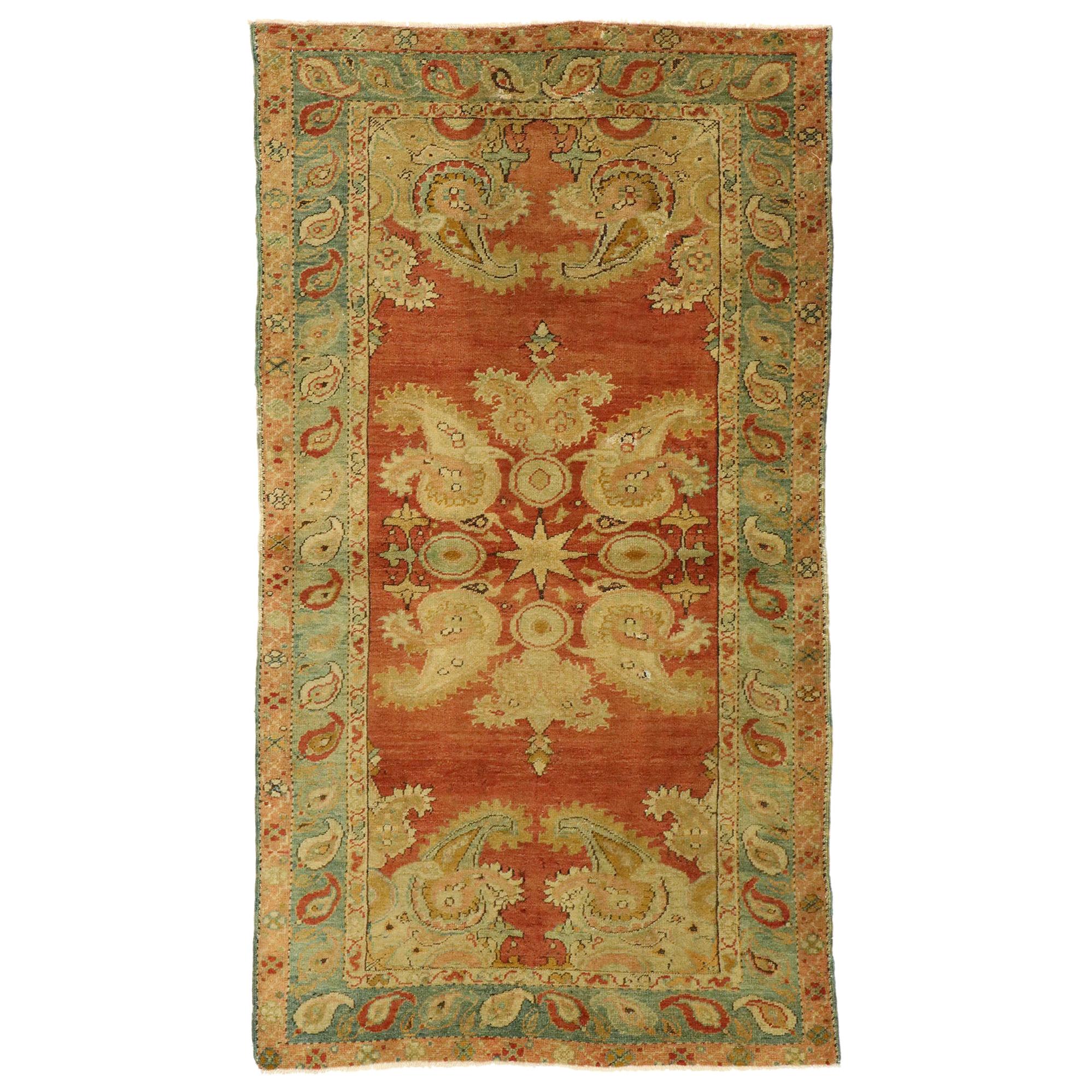 Tapis d'appoint turc vintage Oushak avec motif Boteh sur toute sa surface en vente