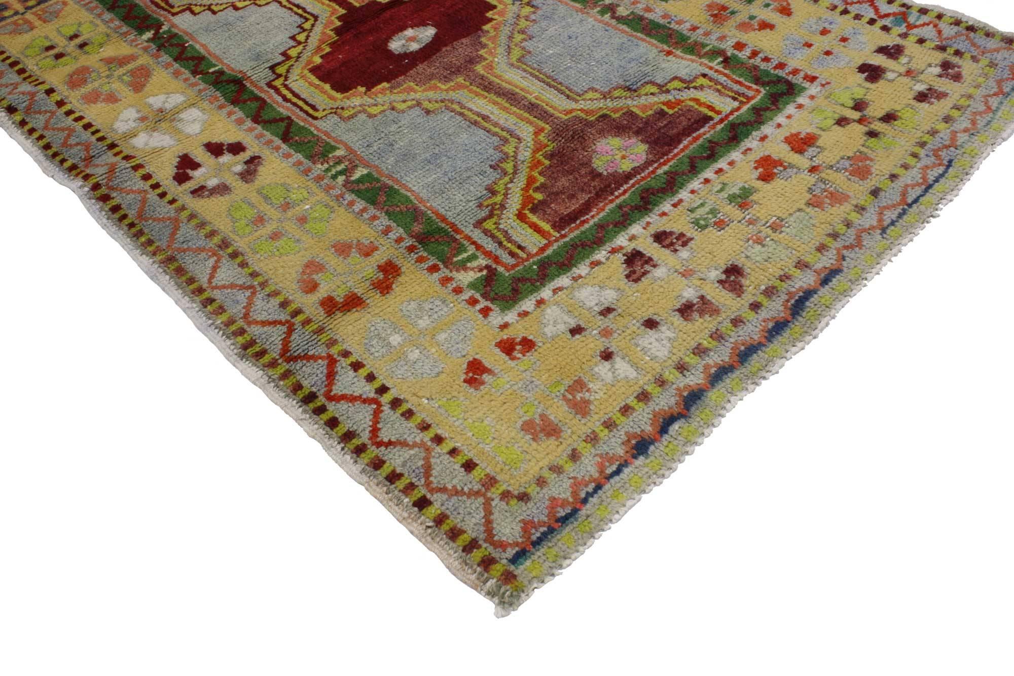 51757, vintage Turkish Oushak accent rug with color pop, Anatolian Yuntdag rug. This vintage Turkish Oushak rug features a modern traditional style. Immersed in Anatolian history and refined colors, this vintage Oushak rug combines simplicity with