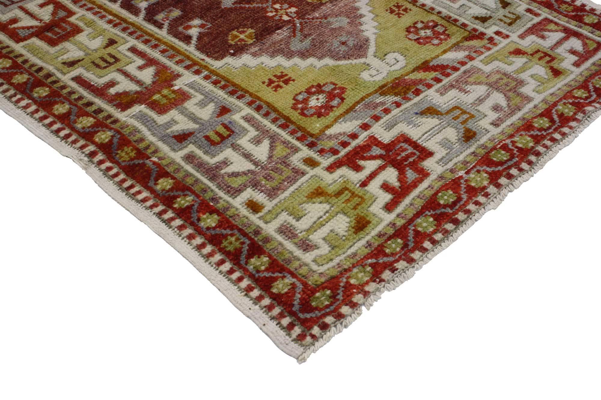 Turc Tapis turc Yuntdag Oushak des années 1970 avec style moderne en vente