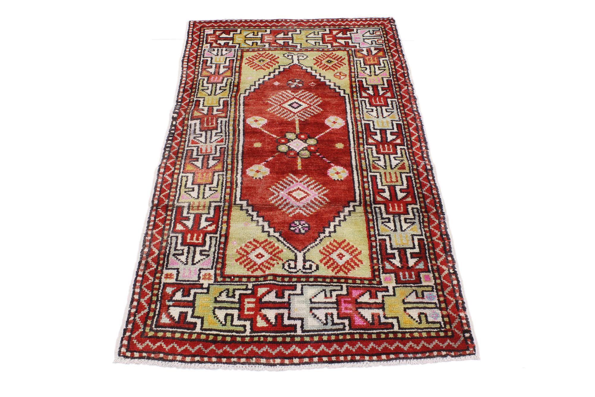 Vintage Turkish Oushak Accent Rug with Color Pop, Anatolian Yuntdag Rug In Good Condition For Sale In Dallas, TX