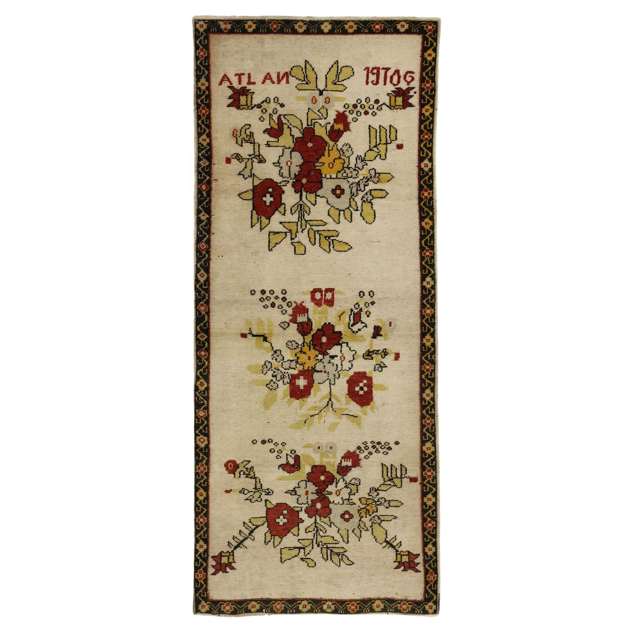 Tapis d'appoint turc vintage d'Oushak avec style campagnard anglais