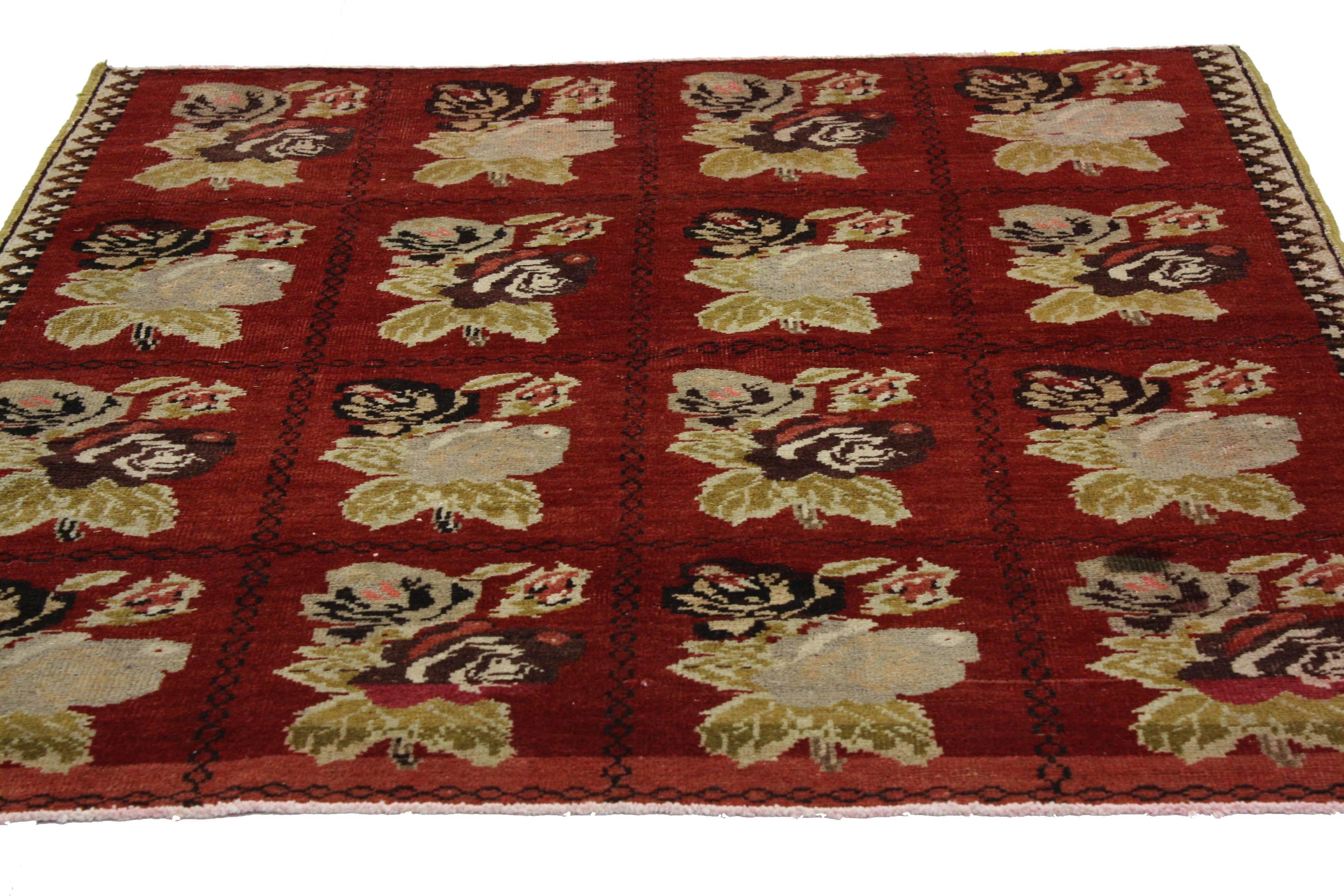 51569, vintage Turkish Oushak Accent rug with Farmhouse style. With cabbage rose bouquets set on a deep ruby red backdrop, this vintage Turkish Oushak rug with Farmhouse style will bring charm and whimsy to any corner of your home. Four by four rows