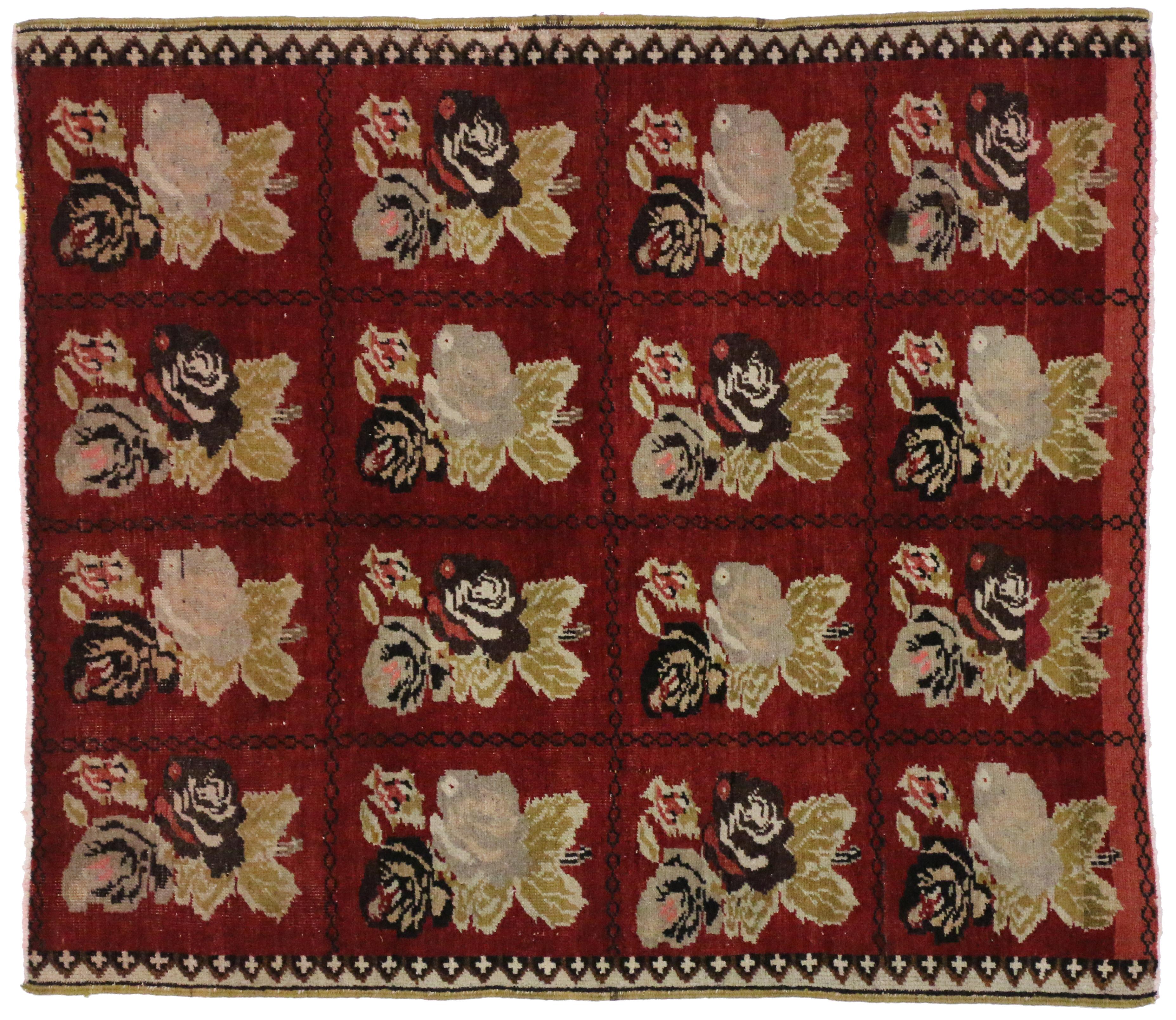 Vintage Turkish Oushak Accent Rug with Farmhouse Style In Good Condition For Sale In Dallas, TX