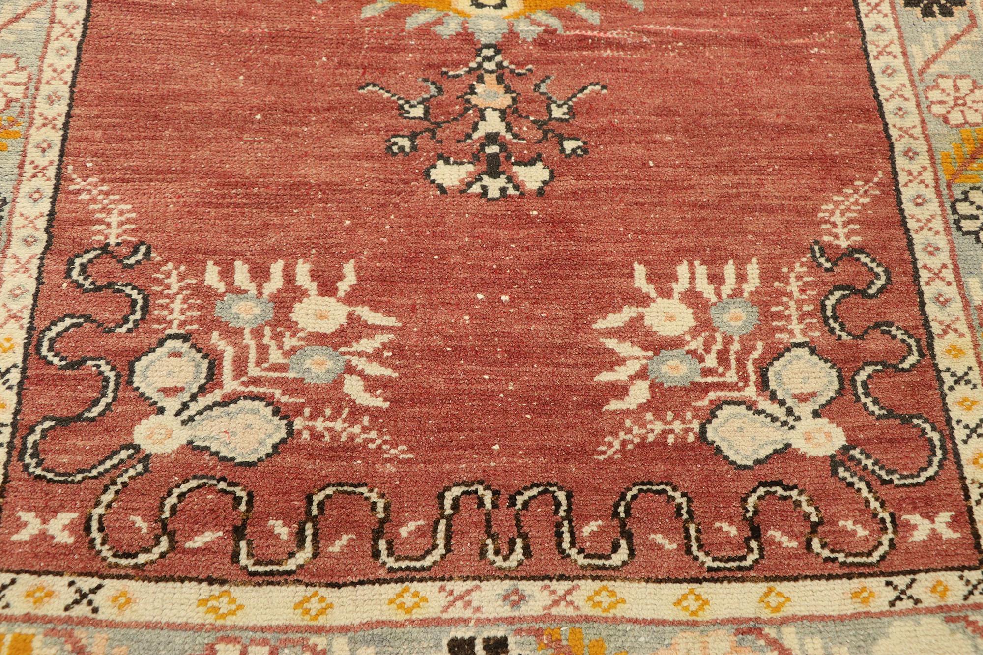 Vintage Turkish Oushak Accent Rug with Rustic French Rococo Style In Good Condition For Sale In Dallas, TX