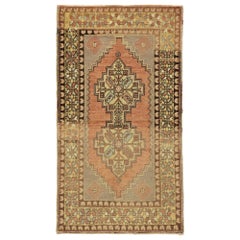 Tapis turc vintage d'appoint Oushak avec style néo-espagnol rustique