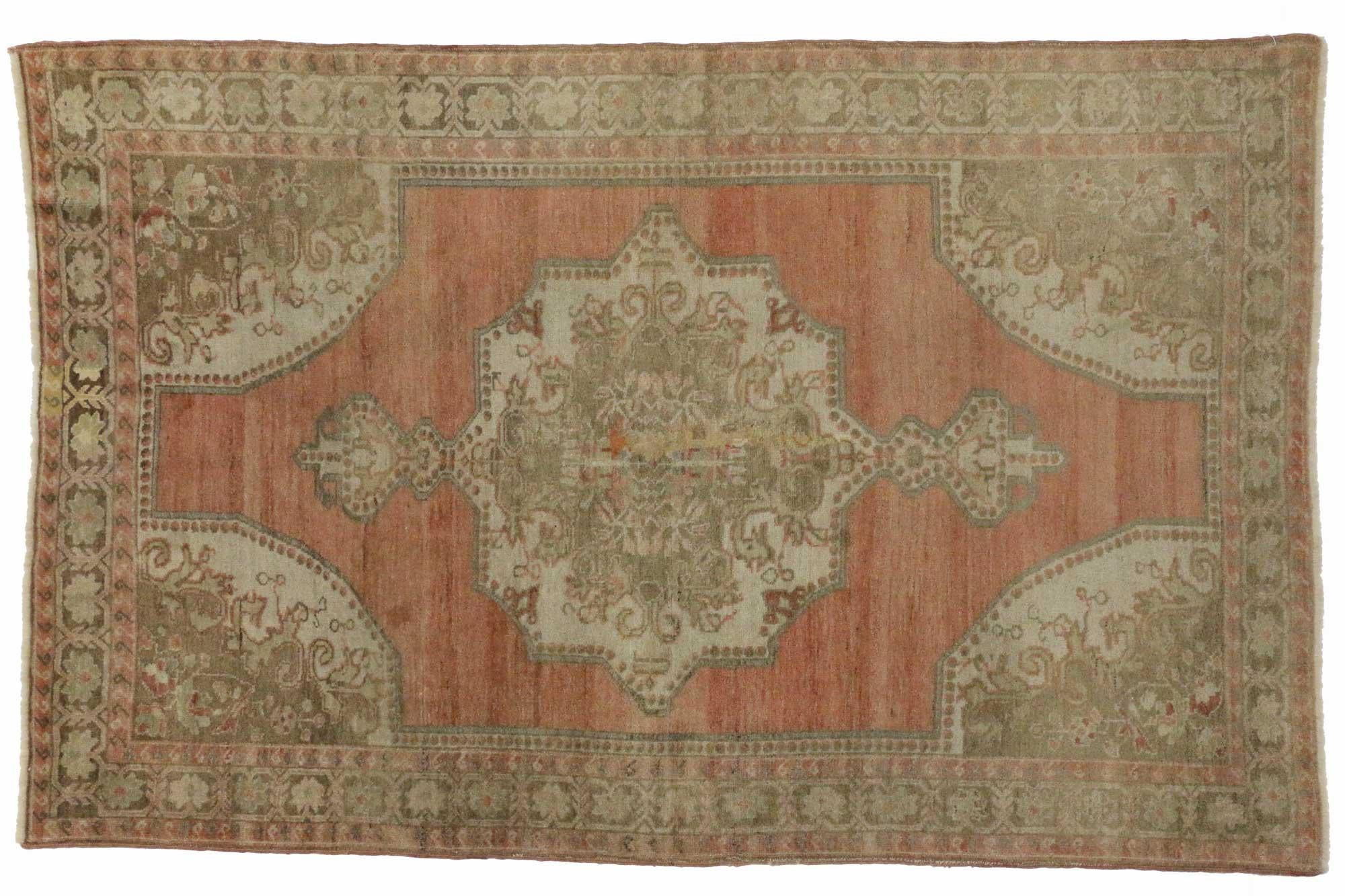 Vintage Turkish Oushak Accent Rug with Traditional Style In Good Condition For Sale In Dallas, TX