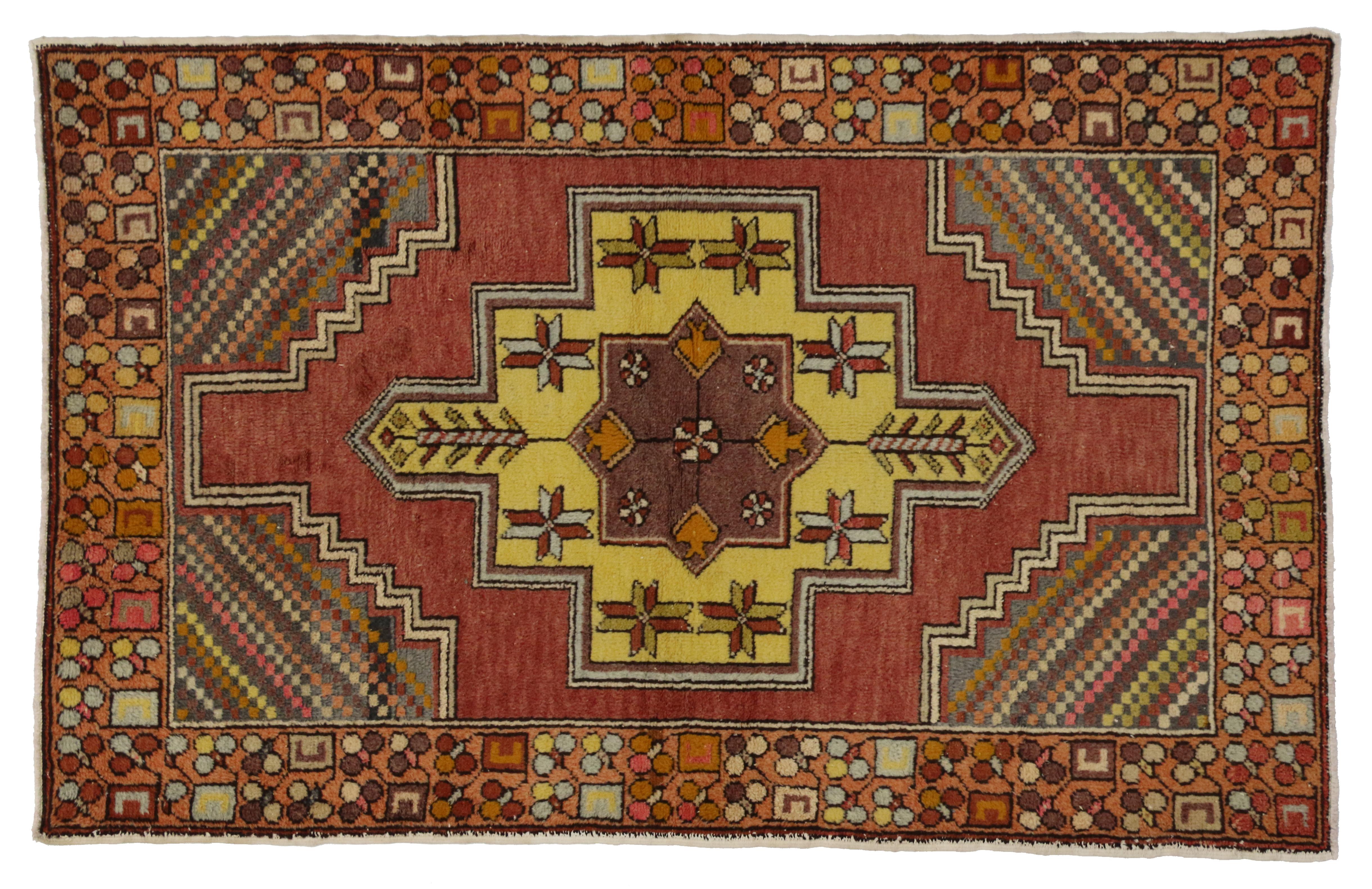 Vintage Turkish Oushak Accent Rug with Tribal Style, Entry or Foyer Rug In Good Condition For Sale In Dallas, TX