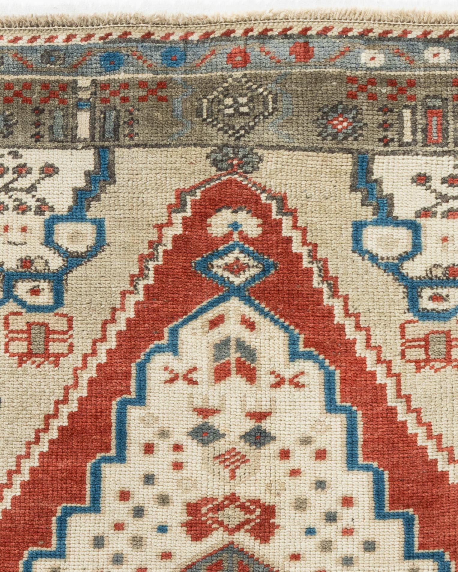 Türkischer Oushak-Teppich im Vintage-Look  2''11 x 3''9 (20. Jahrhundert) im Angebot