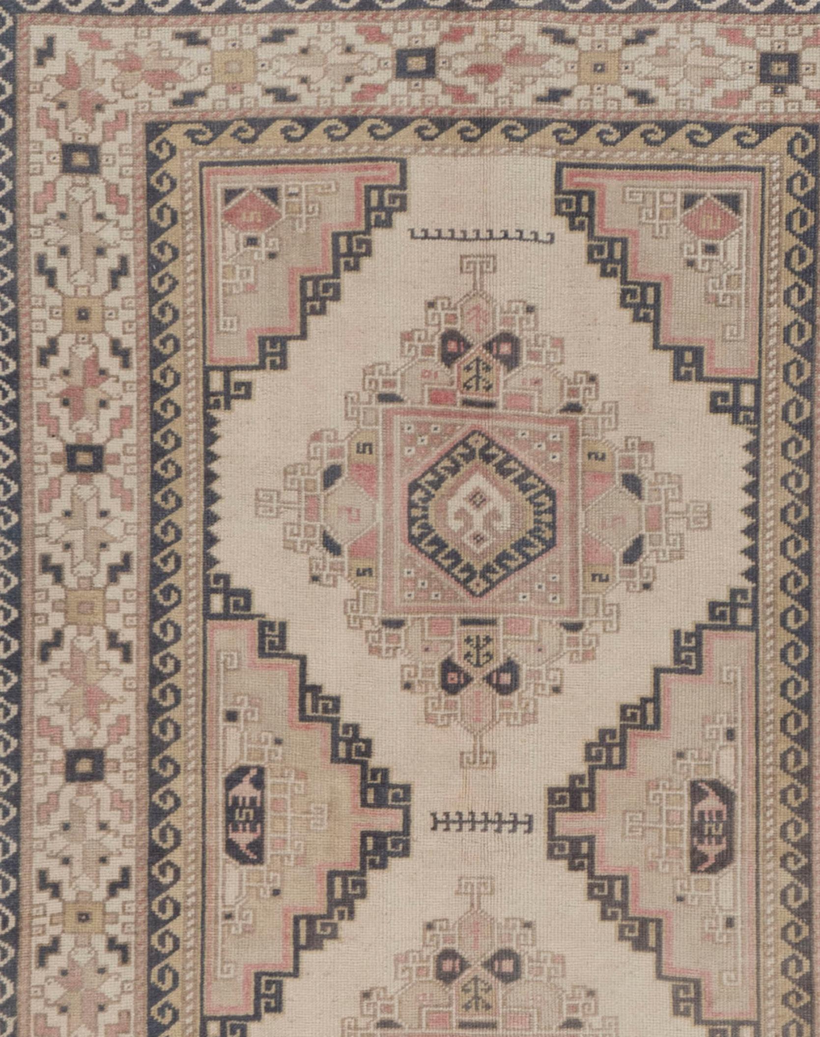 Tappeto turco d'epoca Oushak Ivory Charcoal in vendita 1