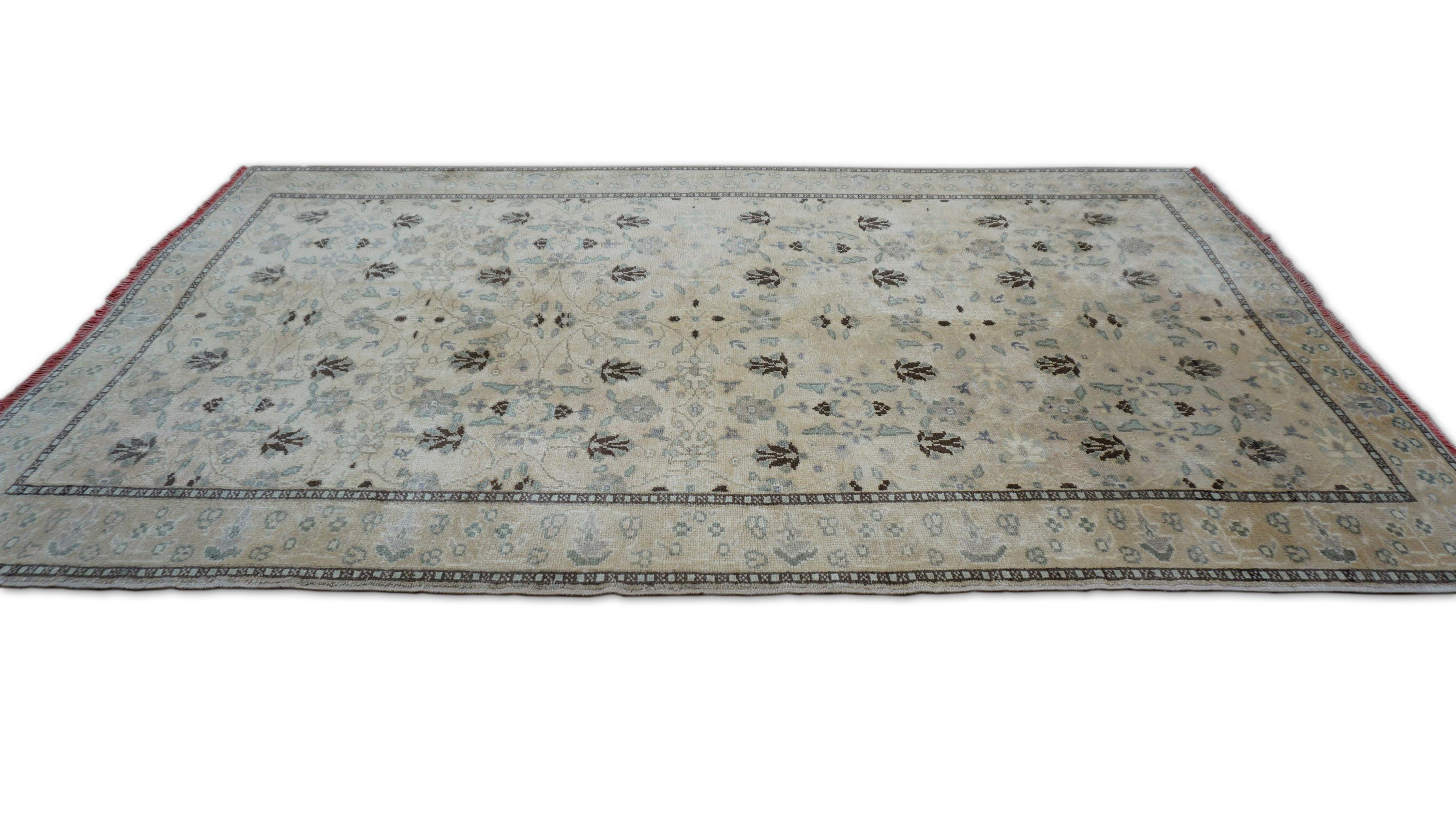20th Century Vintage Turkish Oushak  Beige Green Wool Rug 4'8''x7'8'' For Sale