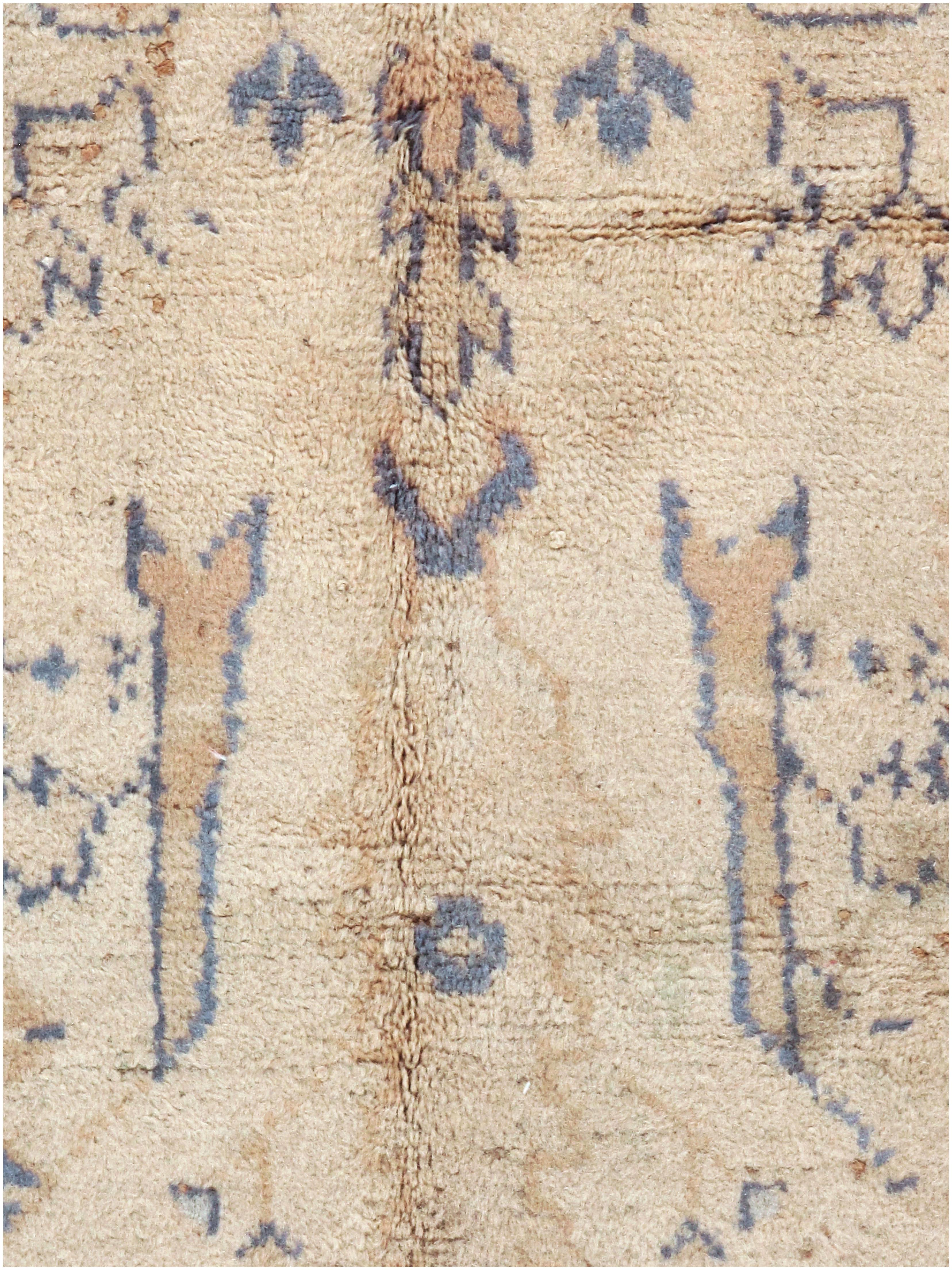 Hand-Knotted Vintage Turkish Oushak Carpet  9'8 x 14'10 For Sale