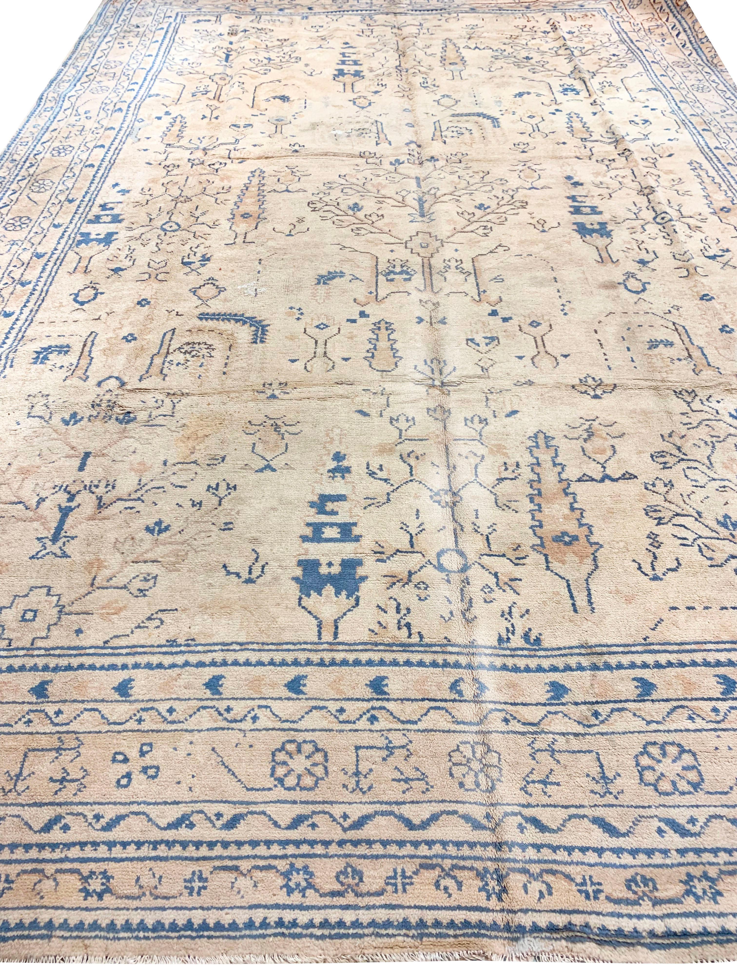 Vintage Turkish Oushak Carpet  9'8 x 14'10 In Good Condition For Sale In New York, NY