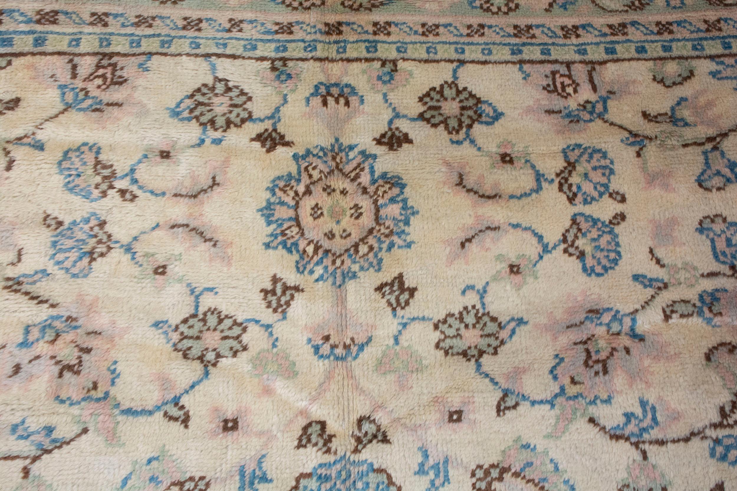 Vintage Turkish Oushak Carpet In Excellent Condition For Sale In Closter, NJ