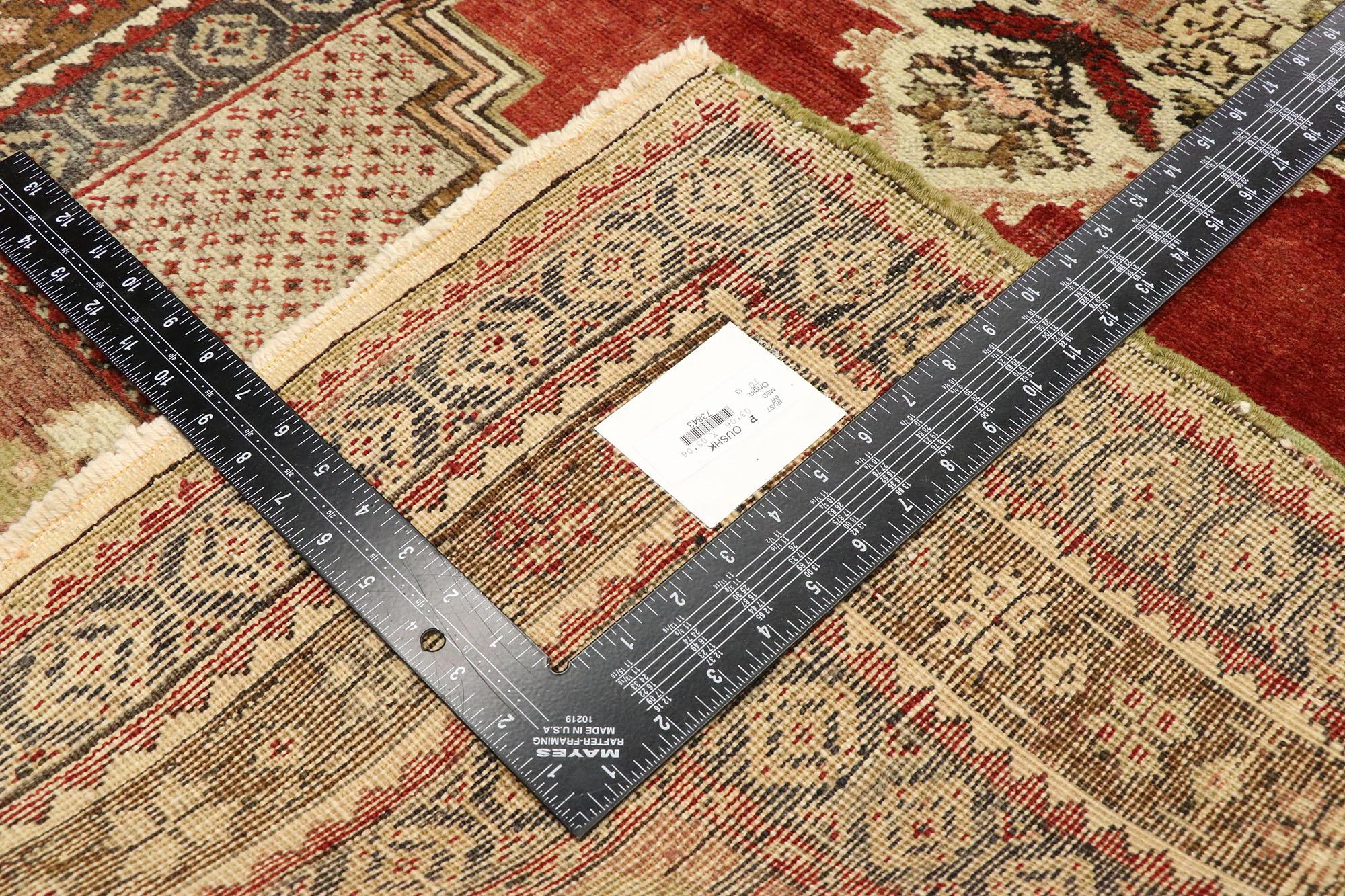 Türkischer Oushak-Teppich, Vintage im Zustand „Starke Gebrauchsspuren“ im Angebot in Dallas, TX