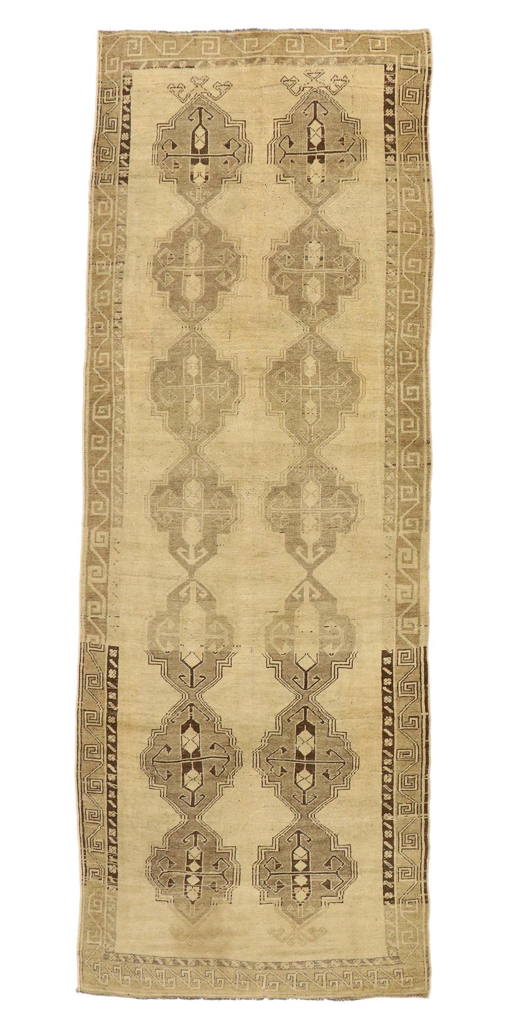 Türkischer Oushak-Teppich, Vintage im Angebot 3