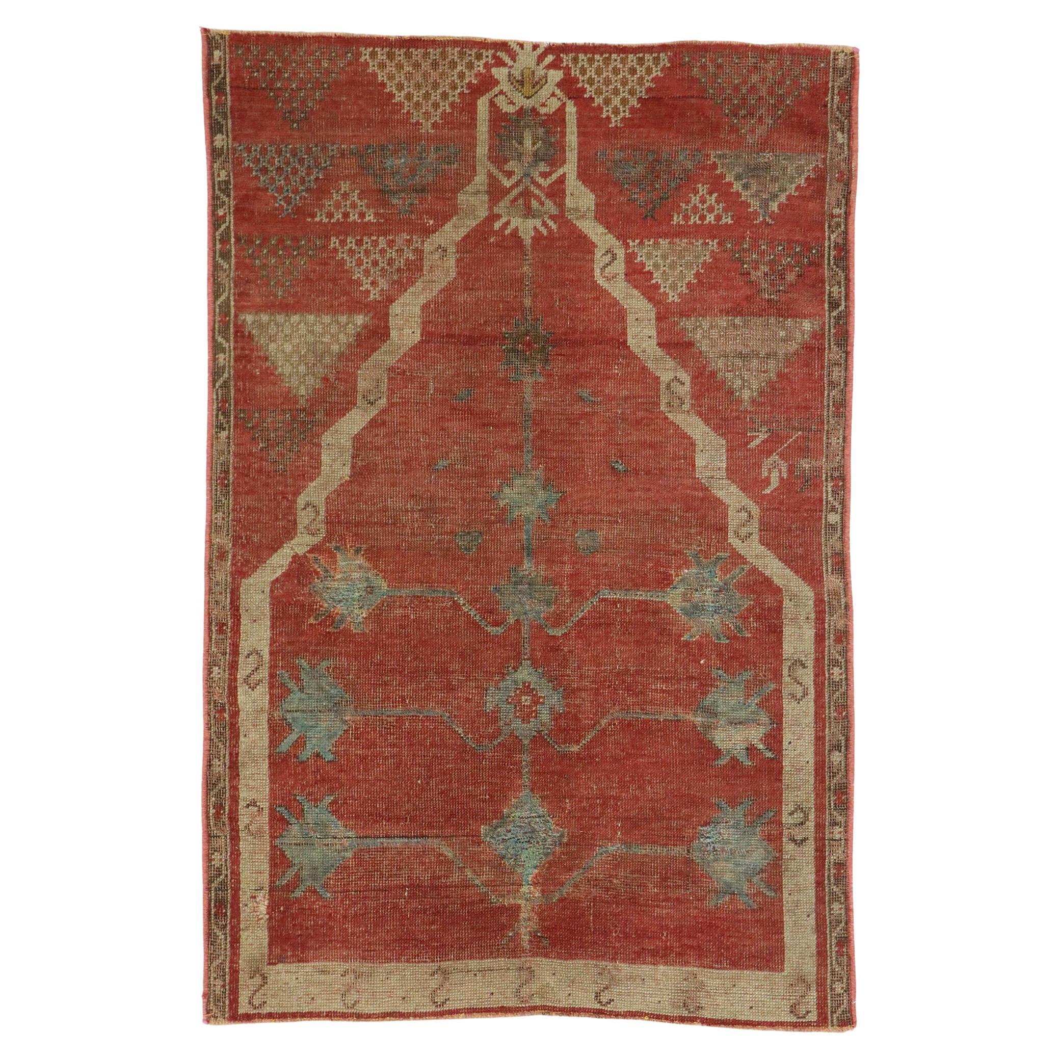 1940’s Turkish Oushak Carpet with Traditional Style For Sale