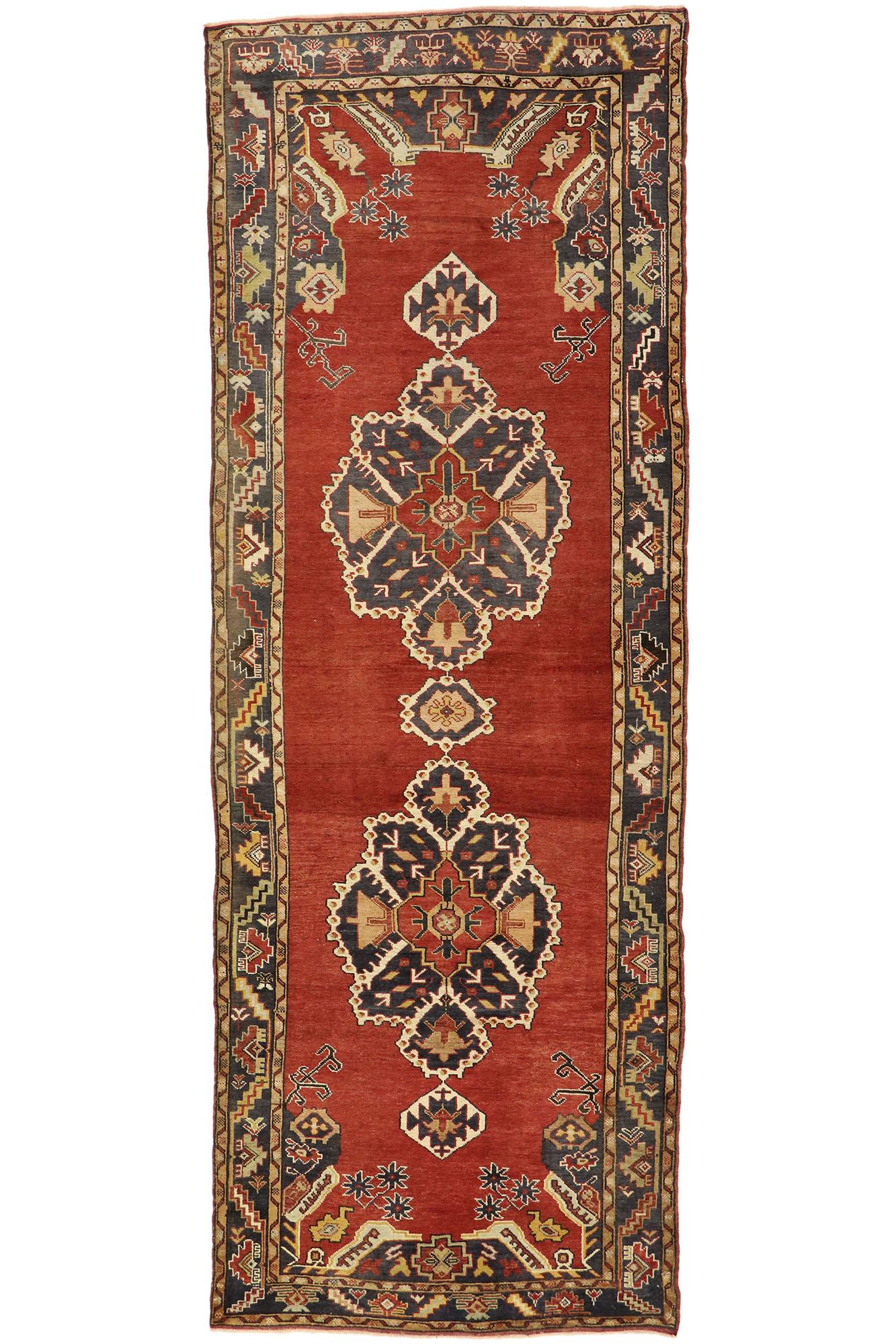 Türkischer Oushak-Teppichläufer aus den 1960er Jahren im Jacobean Tudor-Stil im Angebot 5