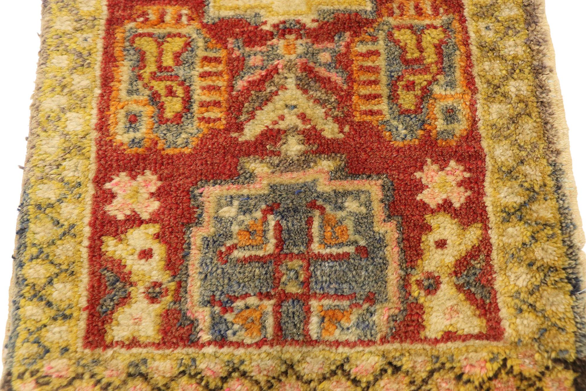 Türkischer Oushak-Teppich im Vintage-Look, Timeless Appeal trifft auf stilvolle Langlebigkeit im Zustand „Gut“ im Angebot in Dallas, TX