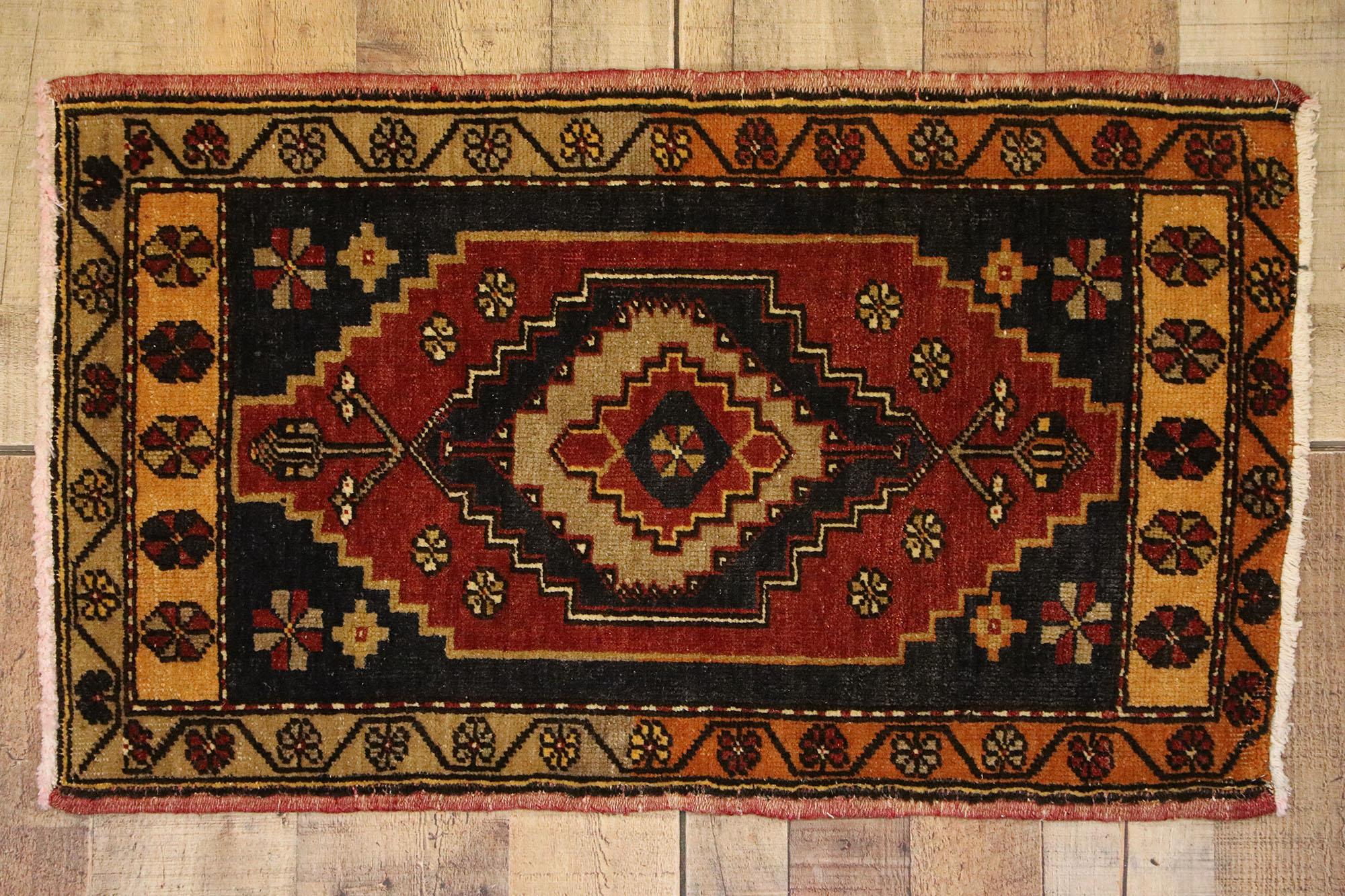 Türkischer Oushak-Teppich im Vintage-Look, Timeless Appeal trifft auf stilvolle Langlebigkeit (Wolle) im Angebot
